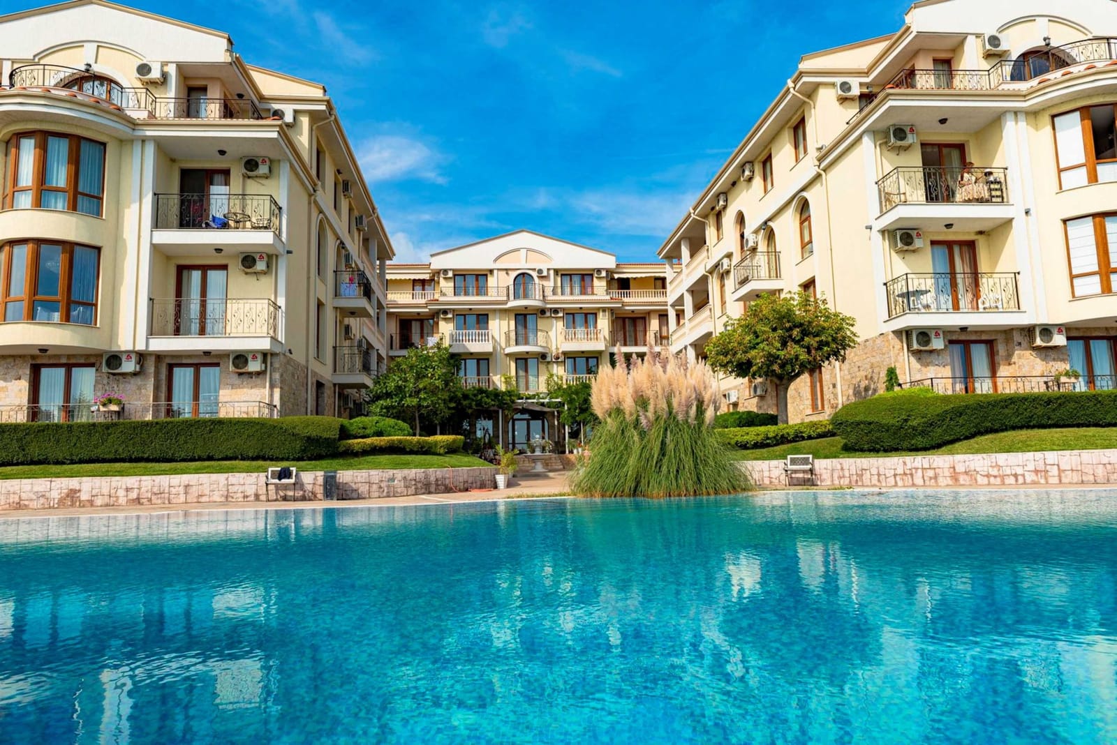 Cozy 1-Bedroom Apartment in Royal Bay - Photo 21