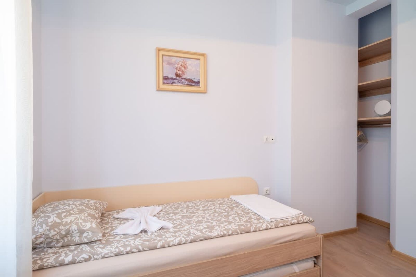 Urban Haven Retreat - Photo 18