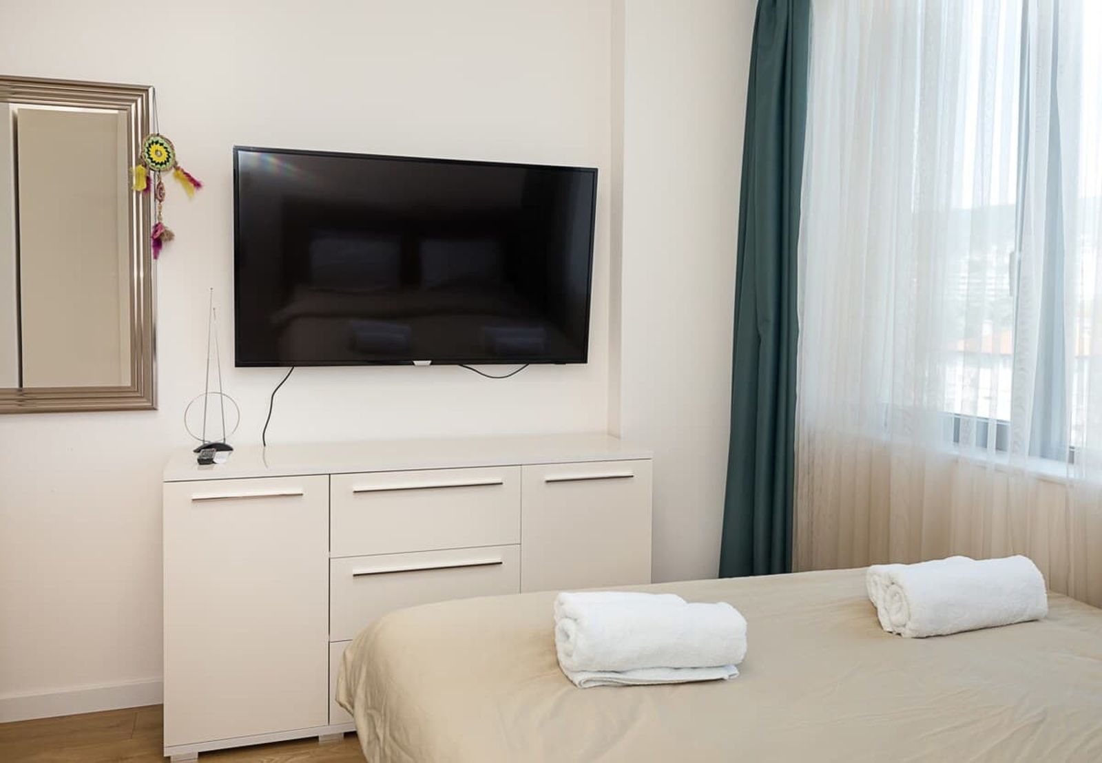 Stylish City Living by the Sea - 2BR Flat + Parking - Photo 27