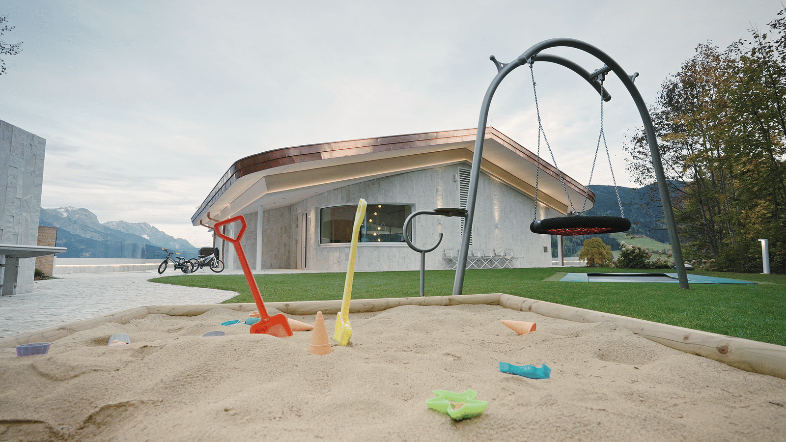 Ultra-Luxury Alpine Mountain Retreat with Panoramic Views - Photo 6