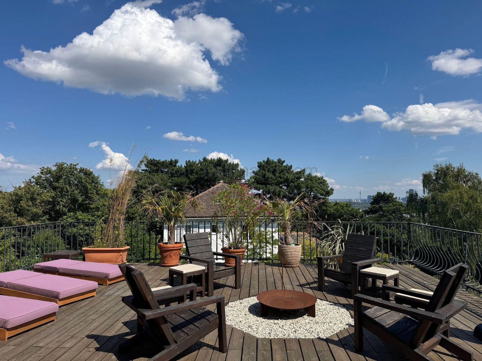 Location 516 - Photo 8