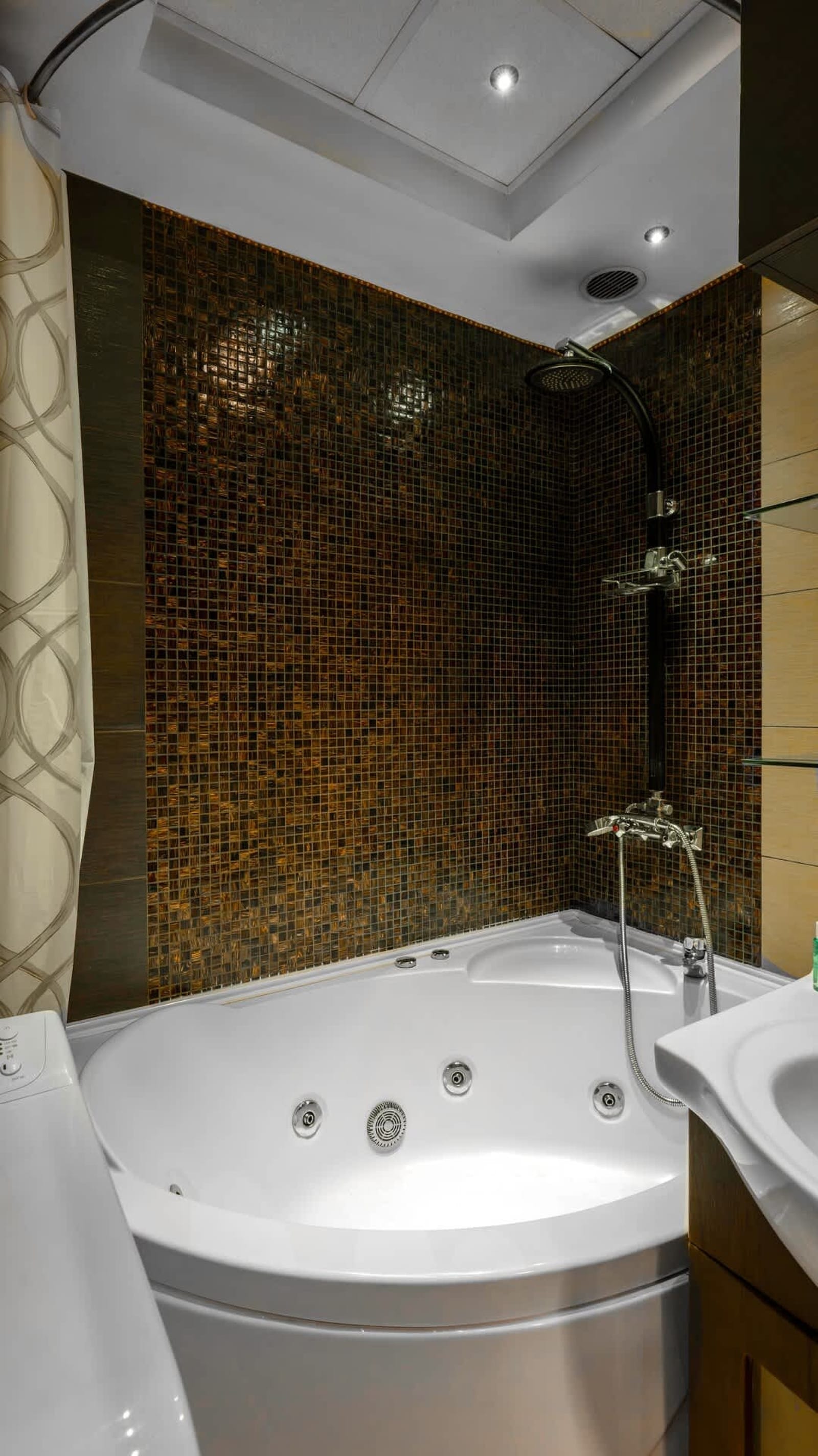 Central 1BD Apartment Next to Women's Market - Photo 21