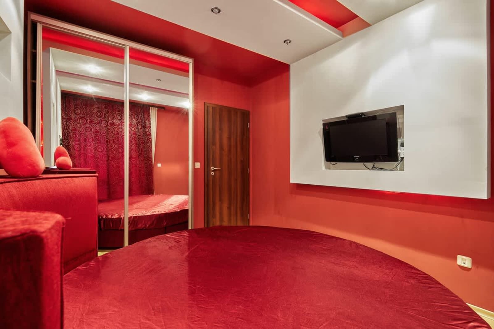 The Love Nest - 1BD Apartment in Sunny Beach - Cover Photo