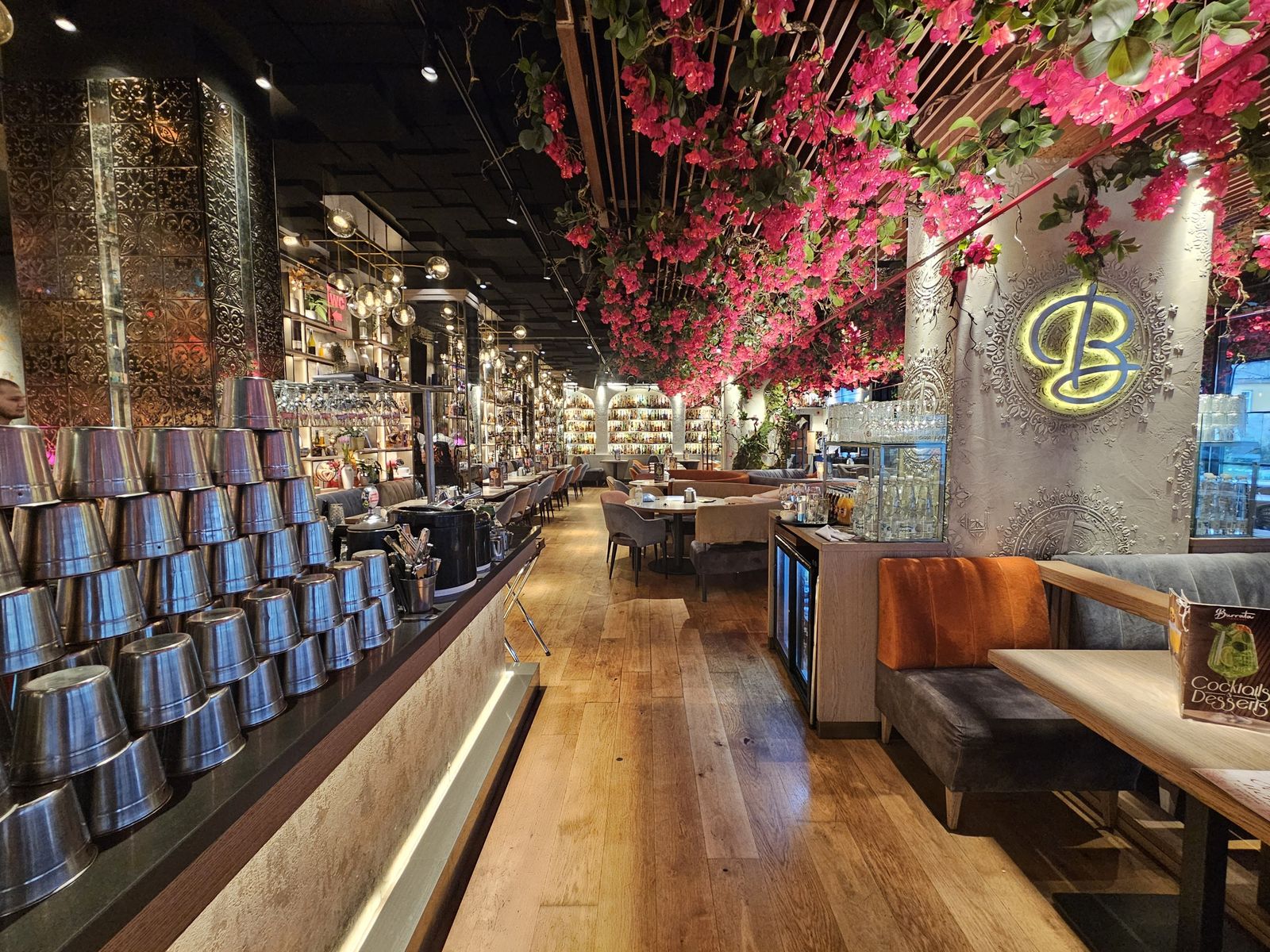 Luxuriously Romantic Restaurant in the Heart of Sofia - Photo 15