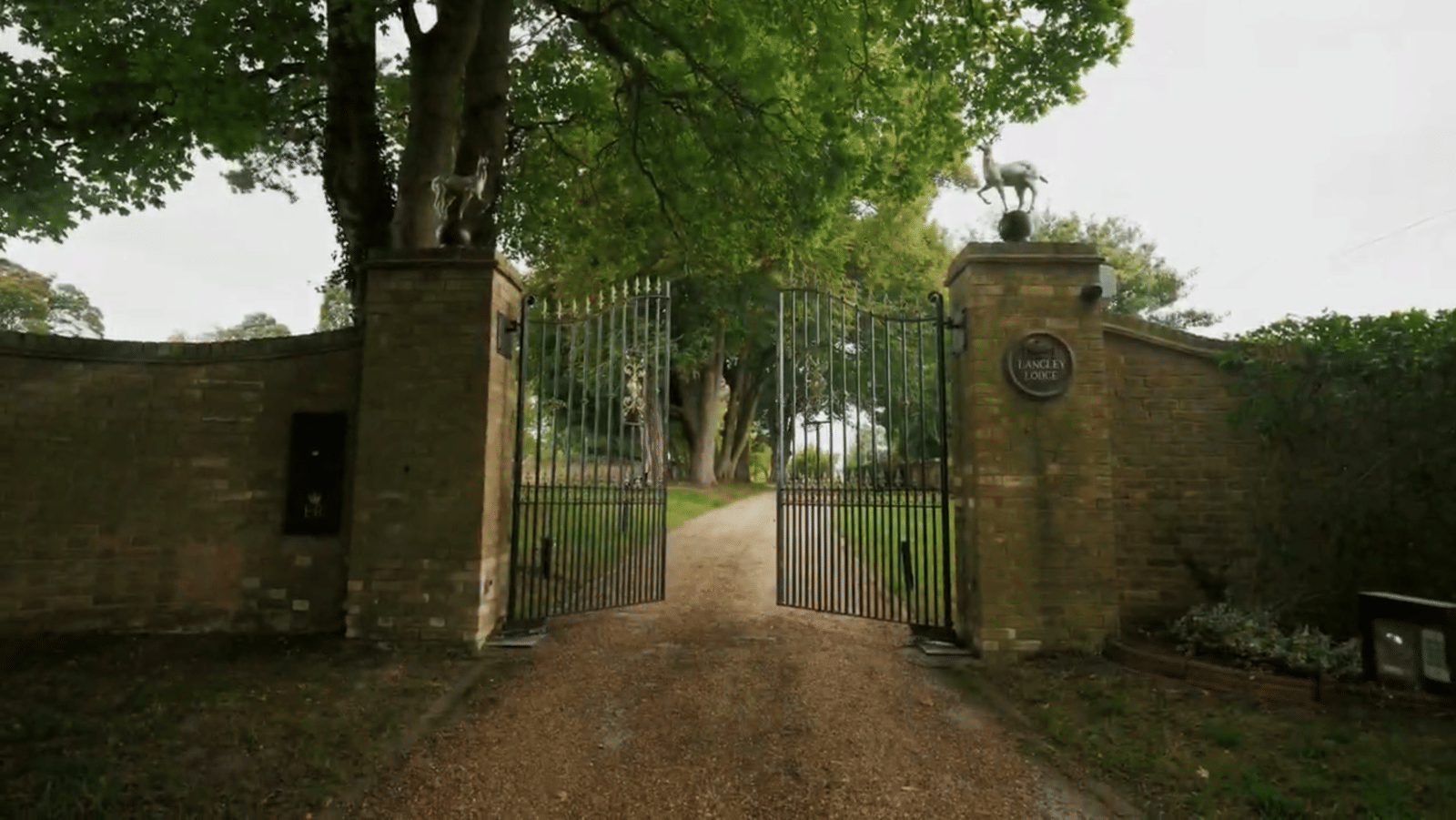 Elegant Regency estate with a private lake and indoor pool, quirky details - Cover Photo