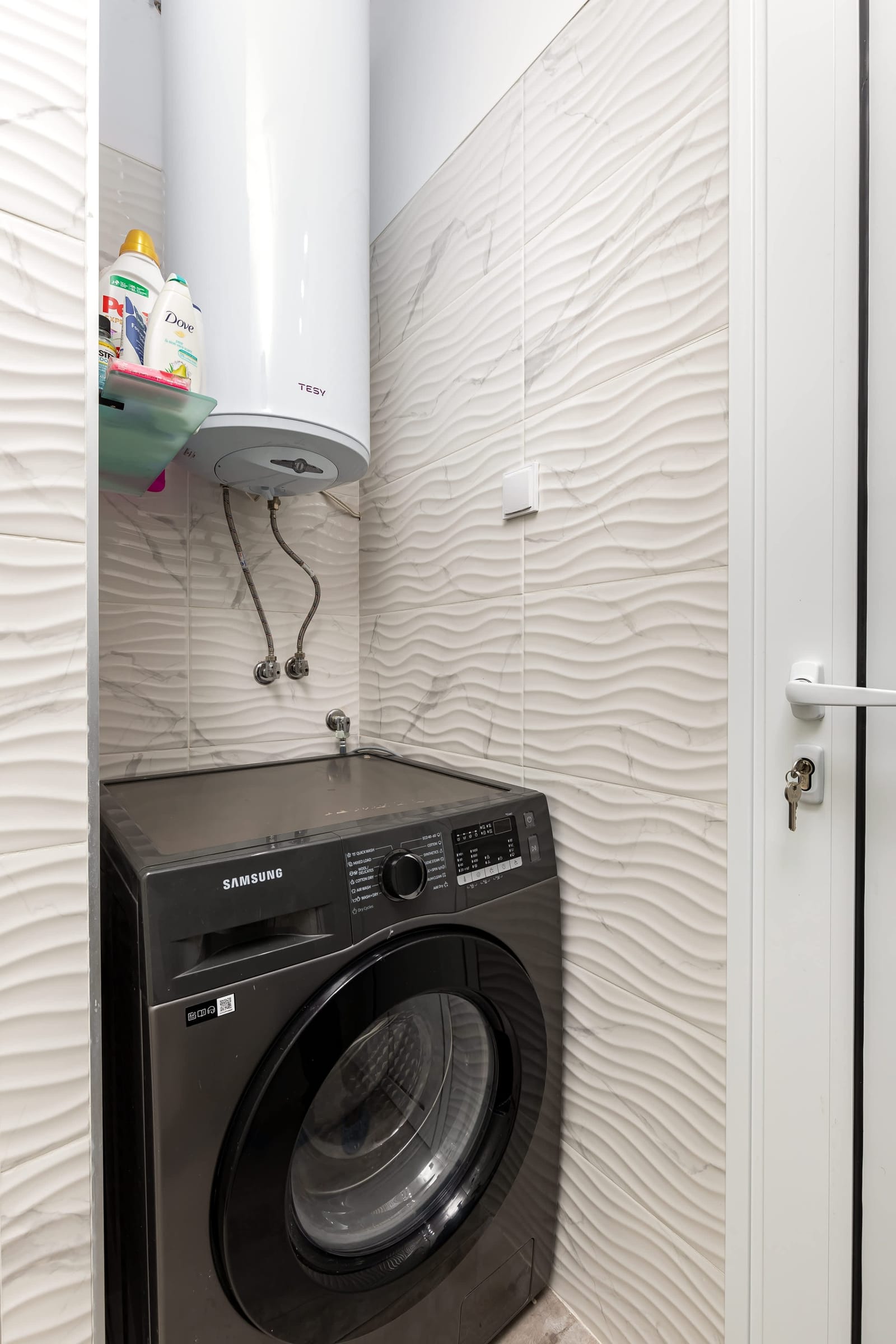 Cozy Floor from a House Near the City Center - Photo 24