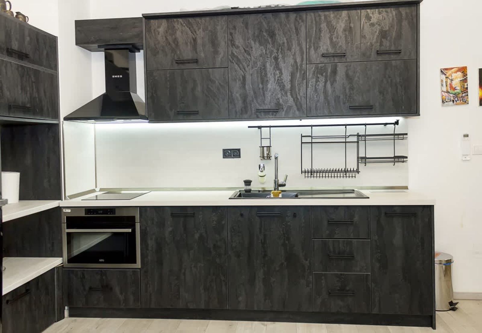 New Black &amp; White Flat 5 Min Away From Sea Garden - Photo 9