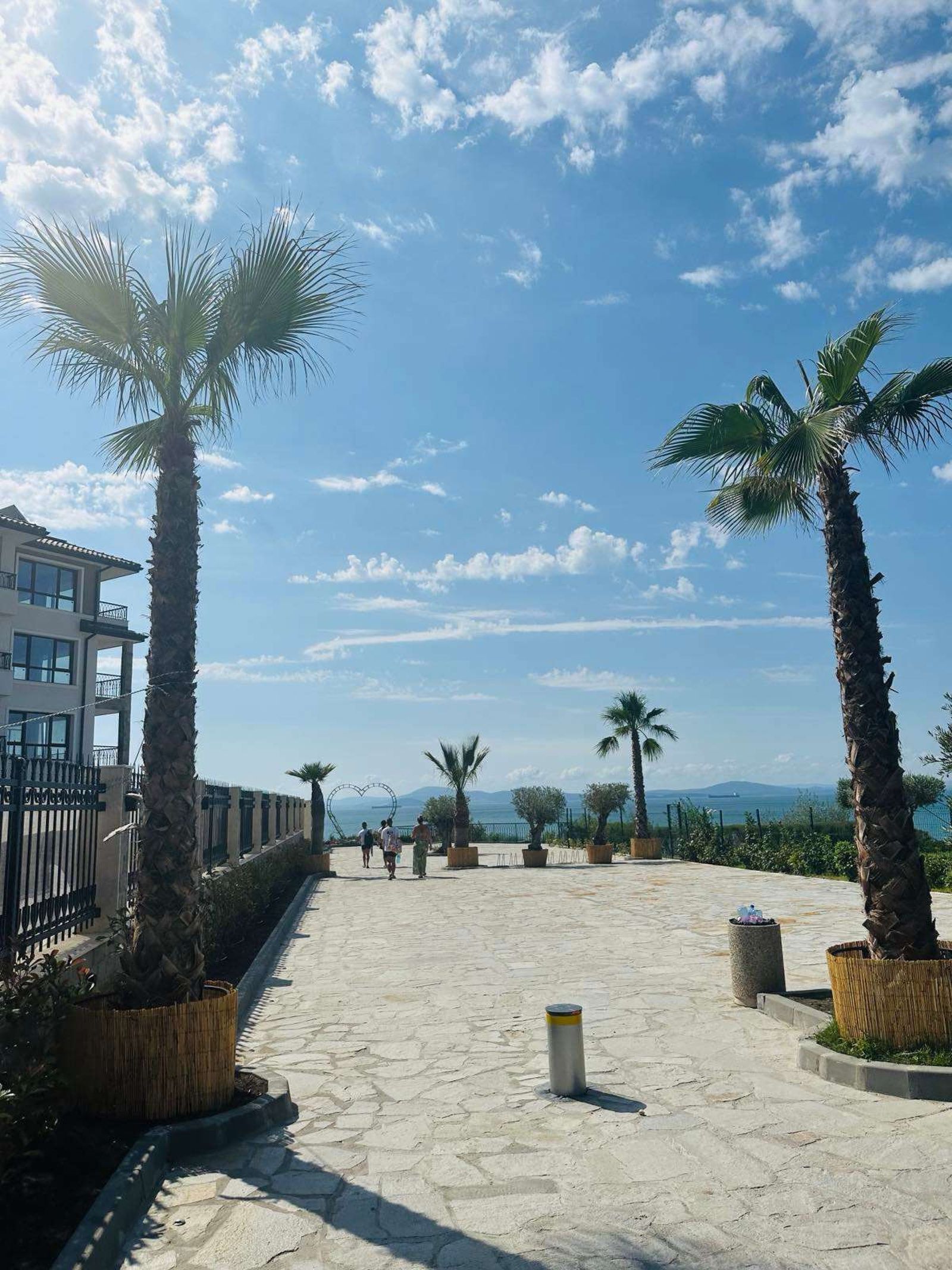 Coastal Vibes Studio Burgas - Photo 17