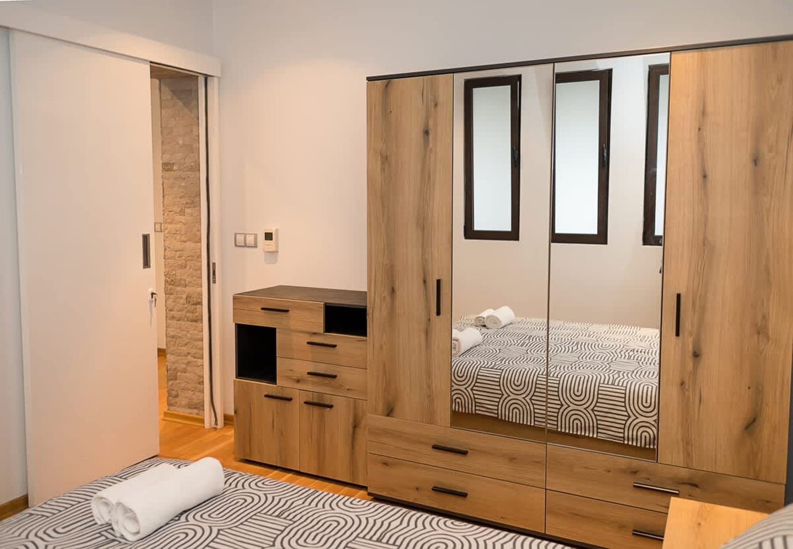 Modern Elegance in Varna – Spacious 3-Bedroom Home - Photo 15