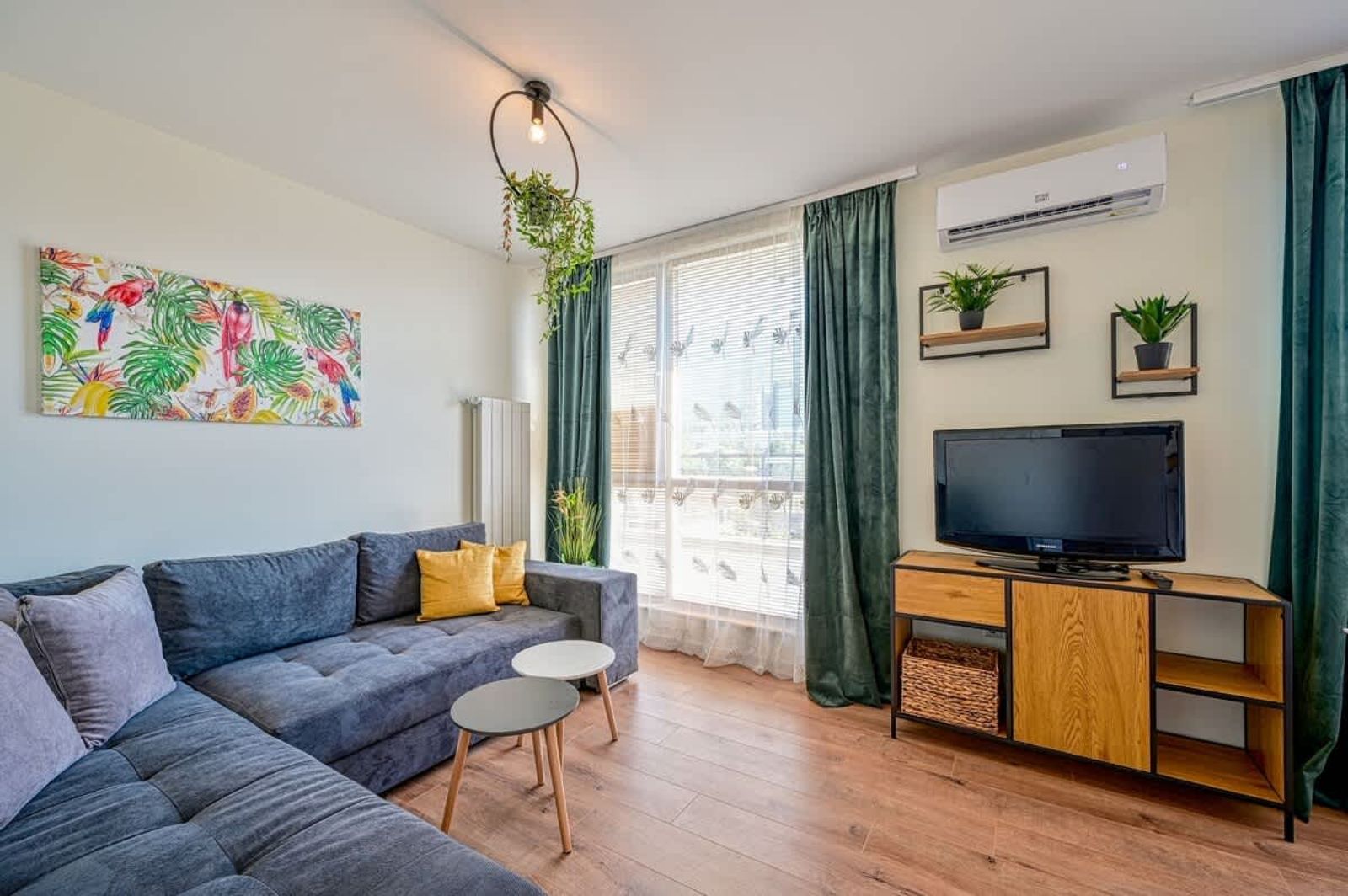 Tropicana Penthouse – 1BD Free parking - Photo 3