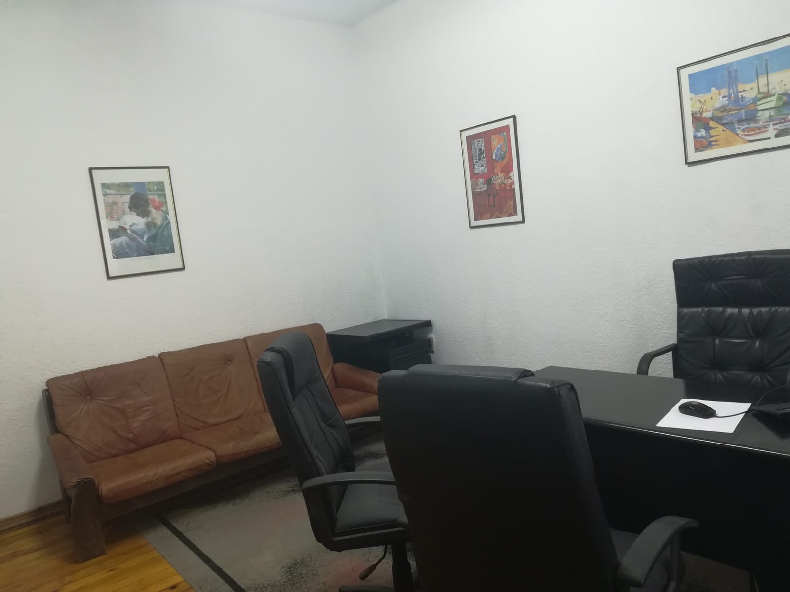 Office in an old building (1938) that is a cultural monument. Size 160 sq. m. No bathroom. No elevator, 4-th floor; 5 rooms; 2 small balconies. - Photo 14