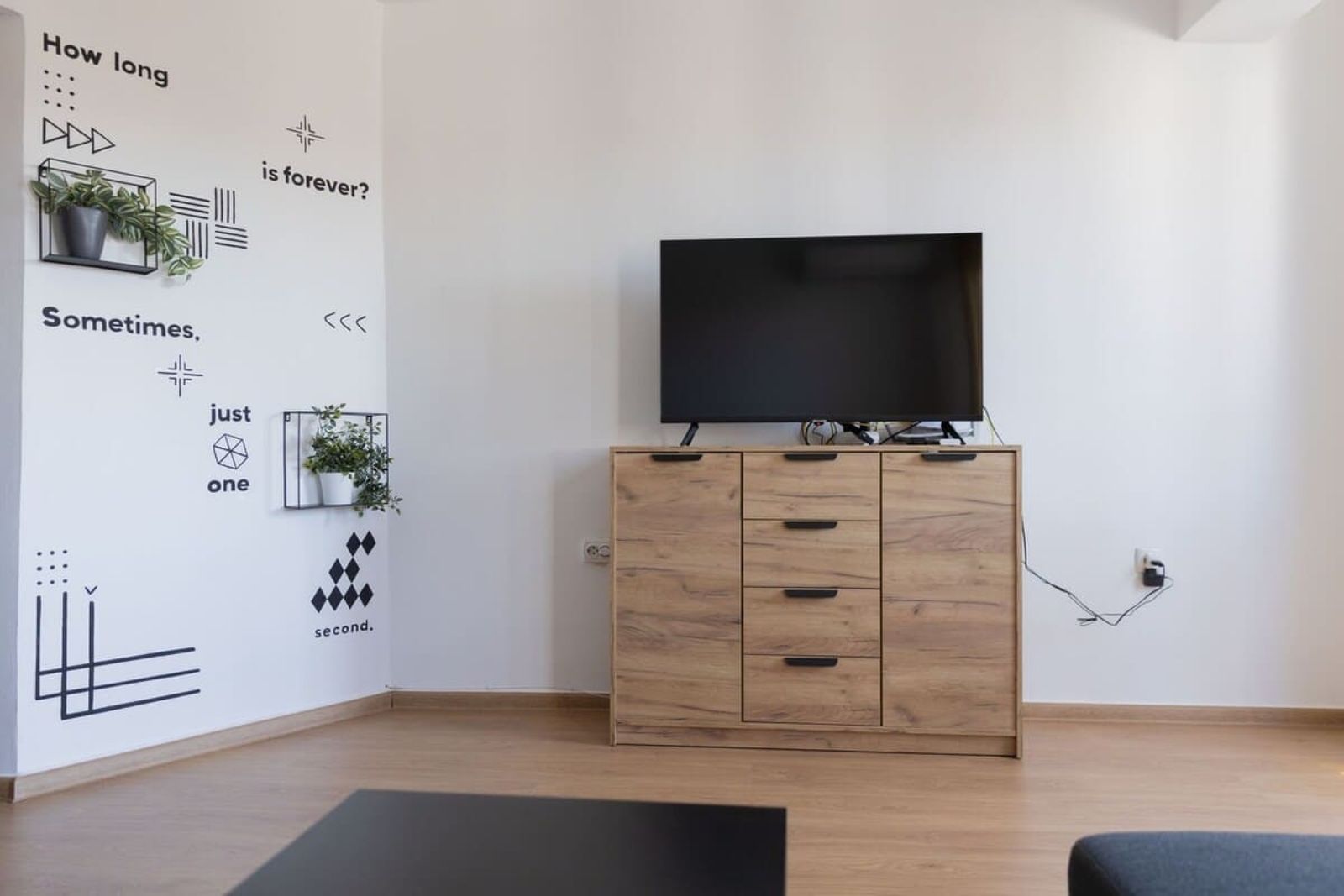 Lovely 1BD Flat near the Sea Garden - Photo 28