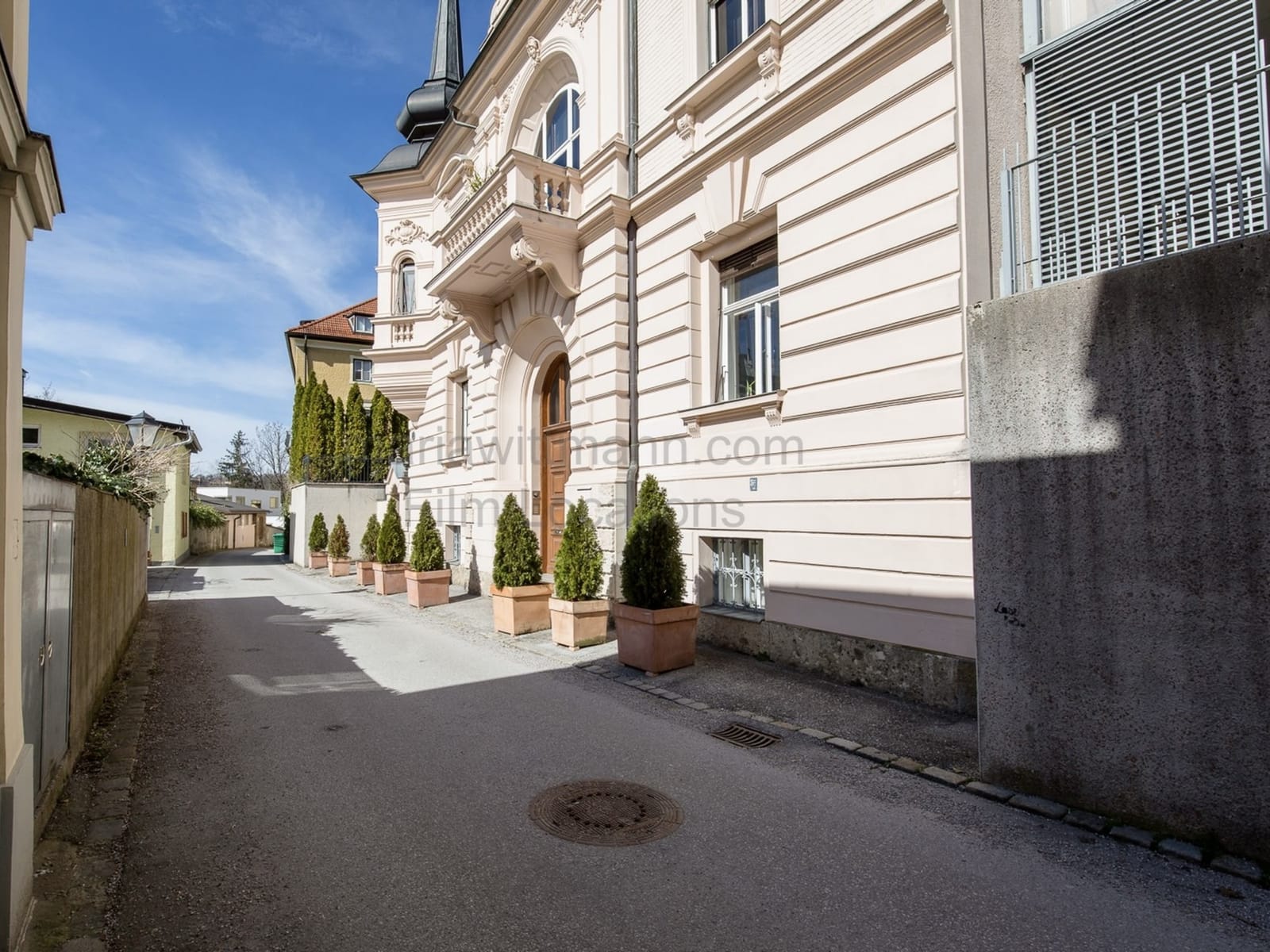 Location 285 - Cover Photo