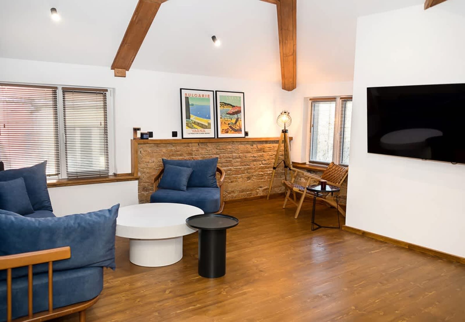 Stylish Maisonette Just Steps from the Sea Garden - Photo 6