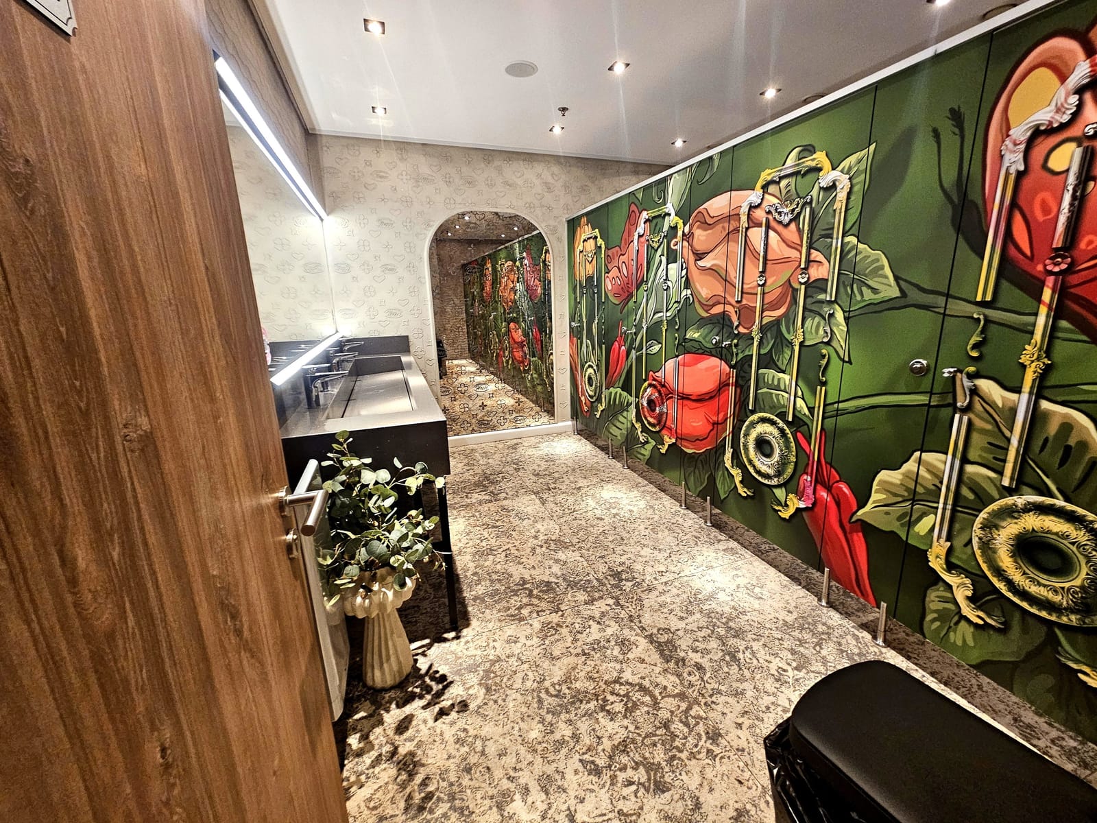 Boutique Restaurant in Sofia - Photo 19