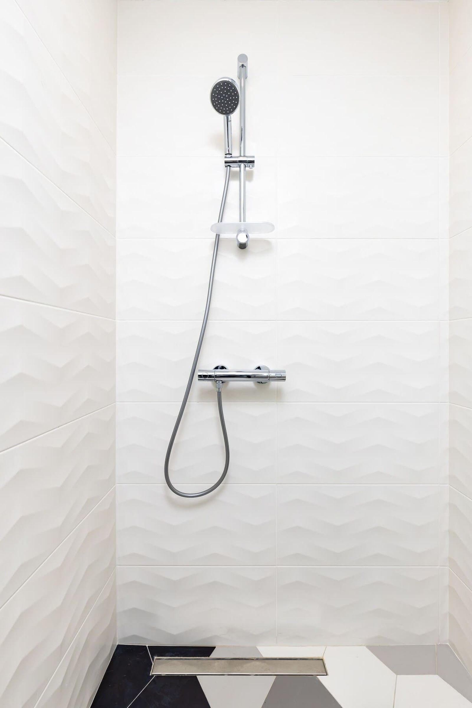 Bright Windowed Studio 10 mins to the City Centre - Photo 19