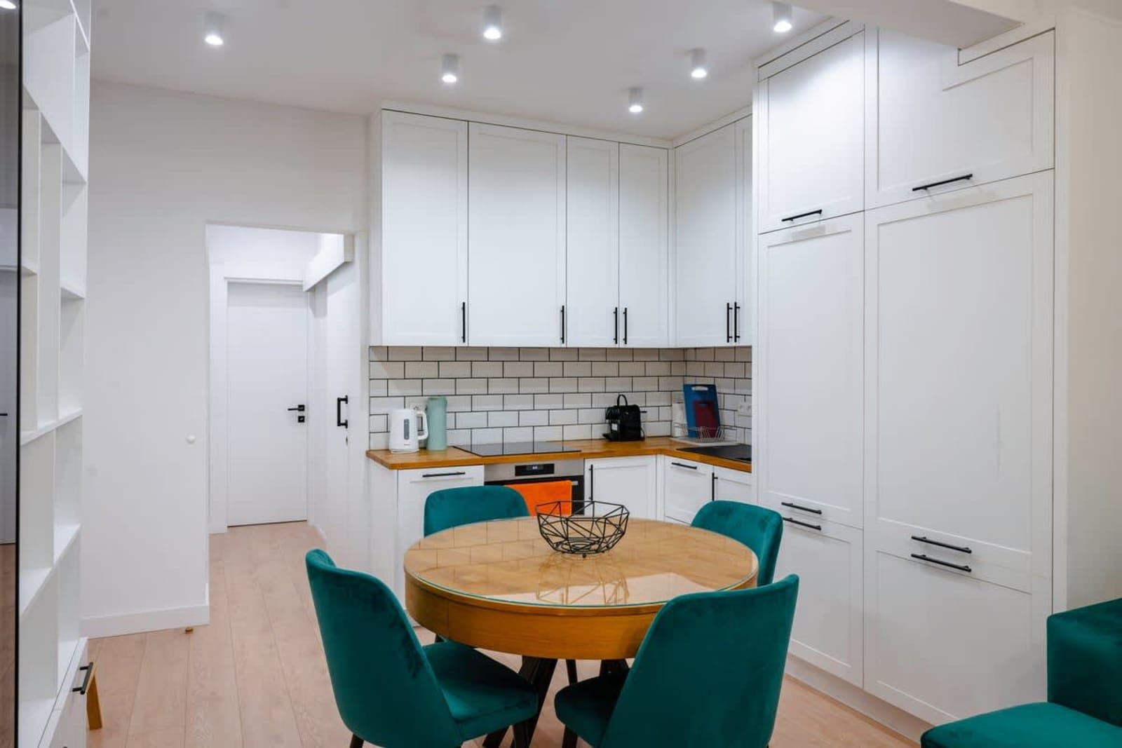 Sunny Stylish Apartment in Sofia - Photo 16