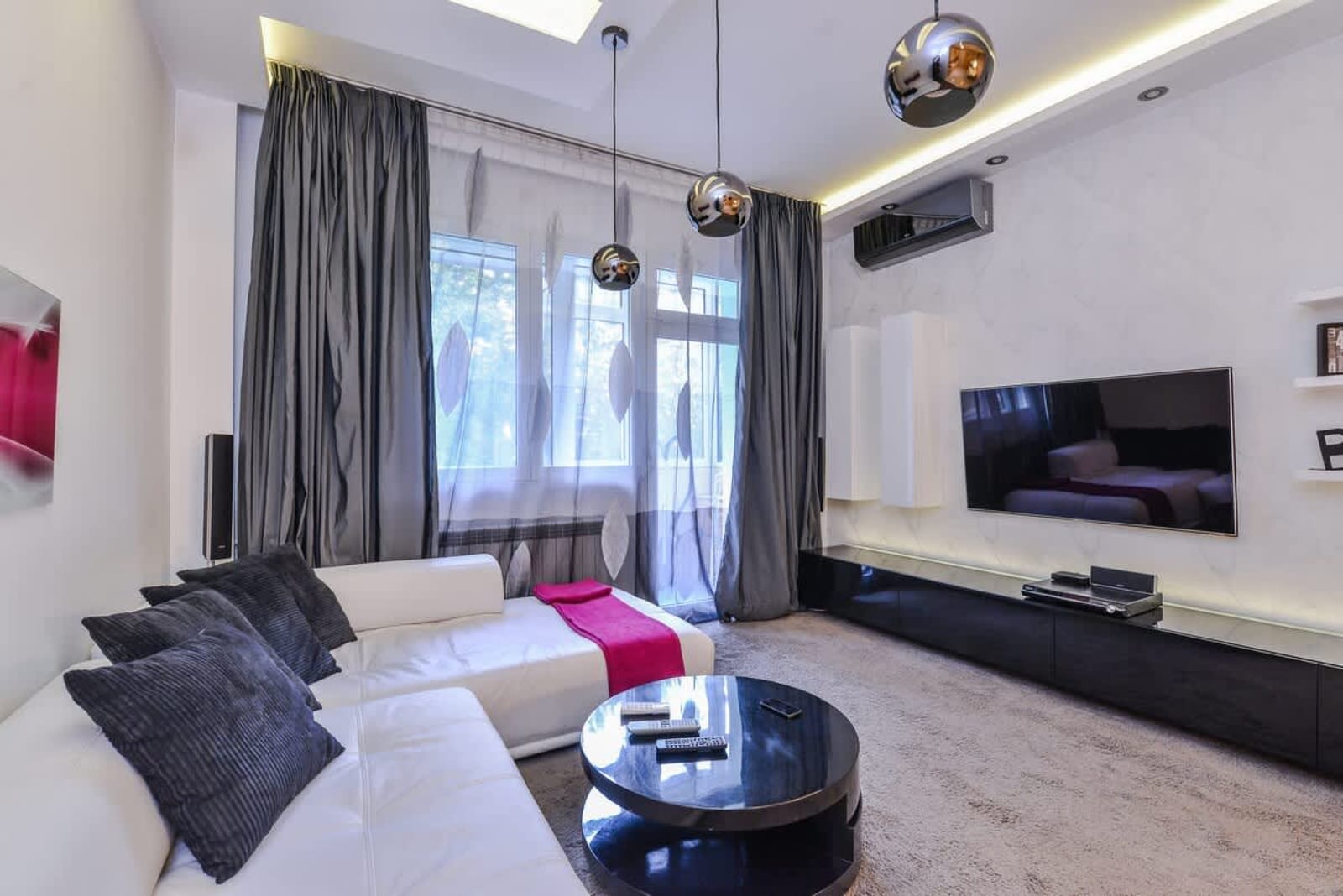 Extravaganzzo - Super Central One Bedroom Modern - Photo 8