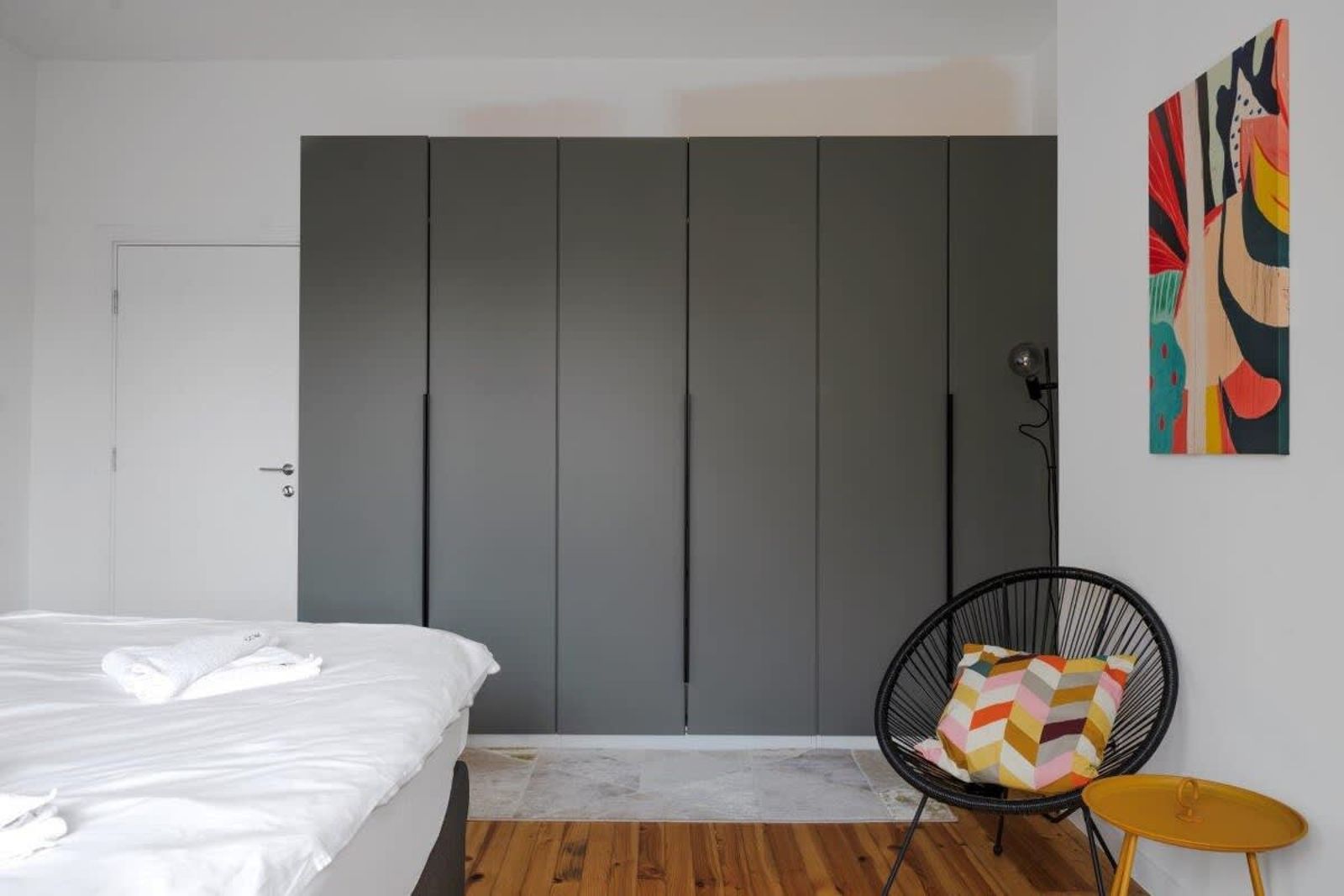 Luminous Central Retreat Spacious 2BD Apartment - Photo 22