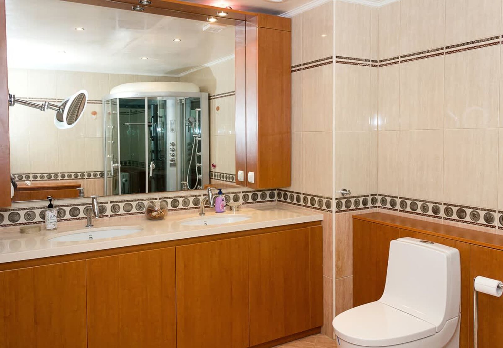 Port Palace 2BD Flat  Amazing Sea View - Photo 23