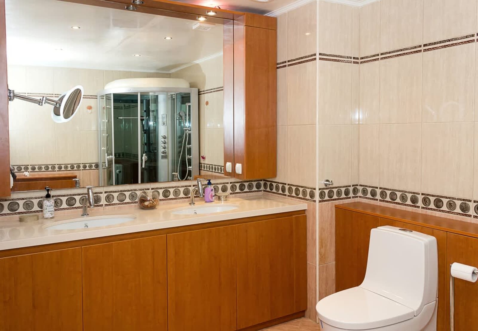 Port Palace 2BD Flat  Amazing Sea View - Photo 23