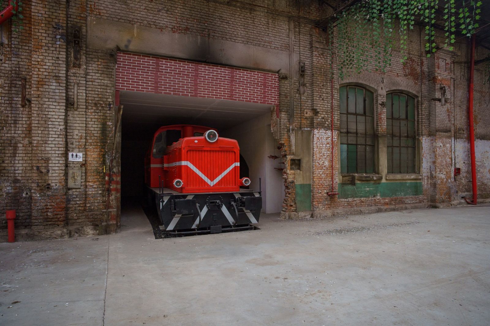 Abandoned Factory Bucharest - Photo 44