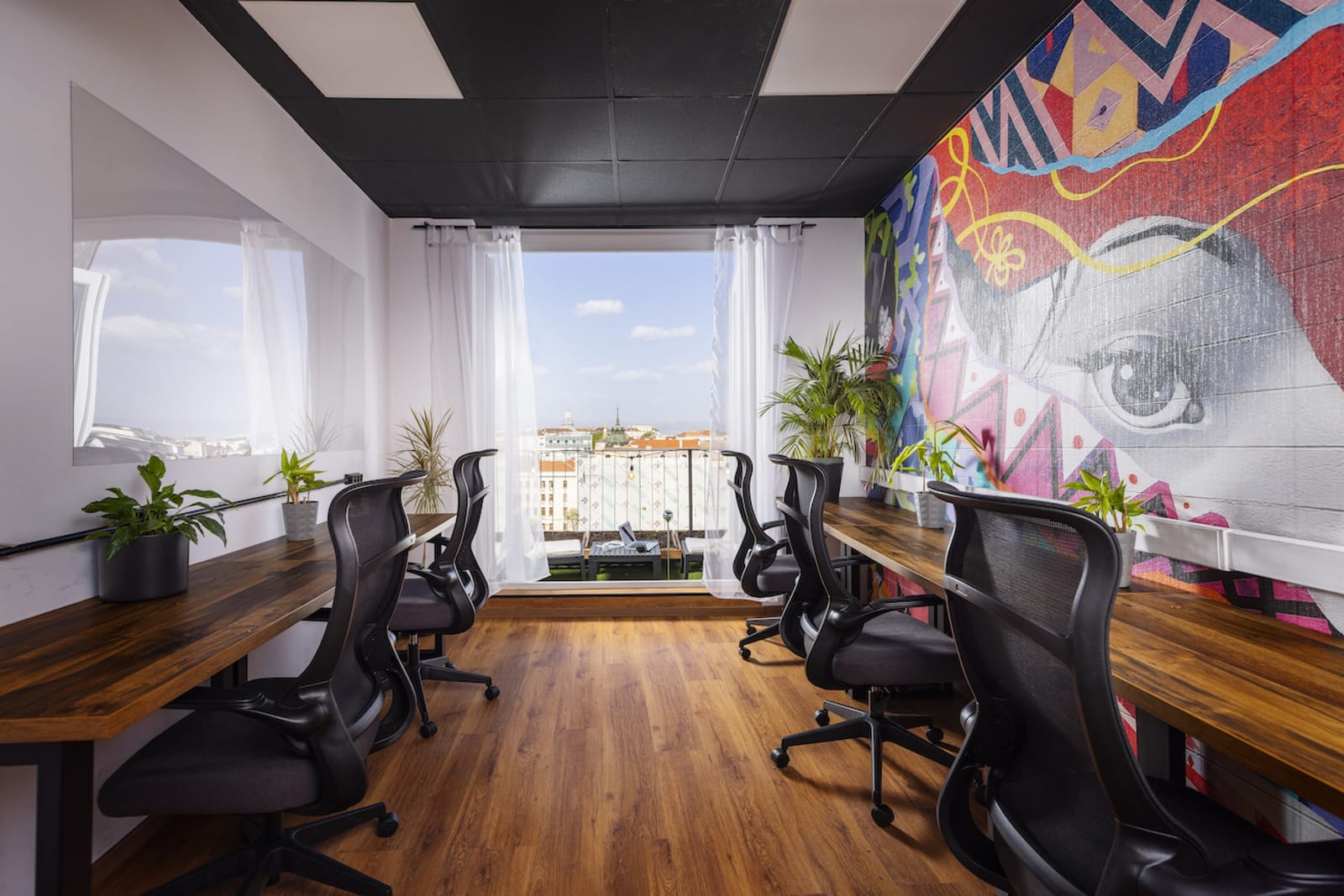 Cinematic modern co-working space in Sofia - Photo 4