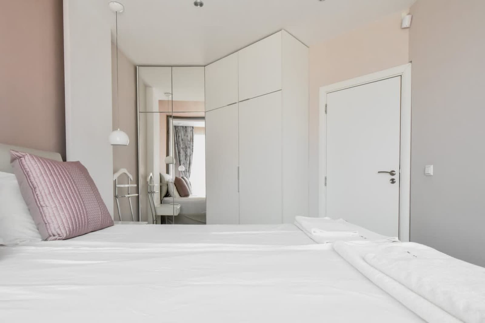 Charming 2BD with Mountain View - Photo 7