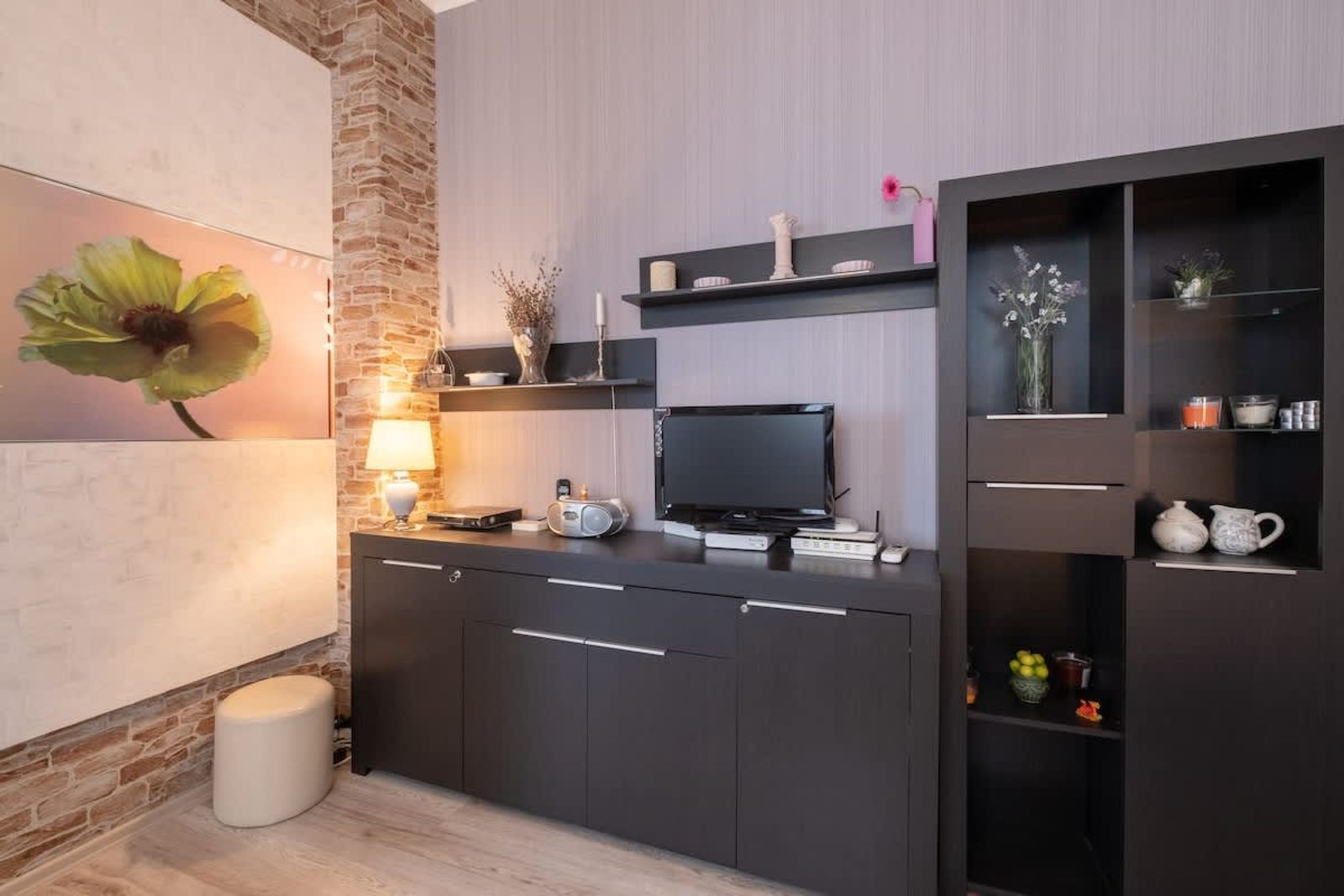 Little HoMe with a Park View - Photo 11