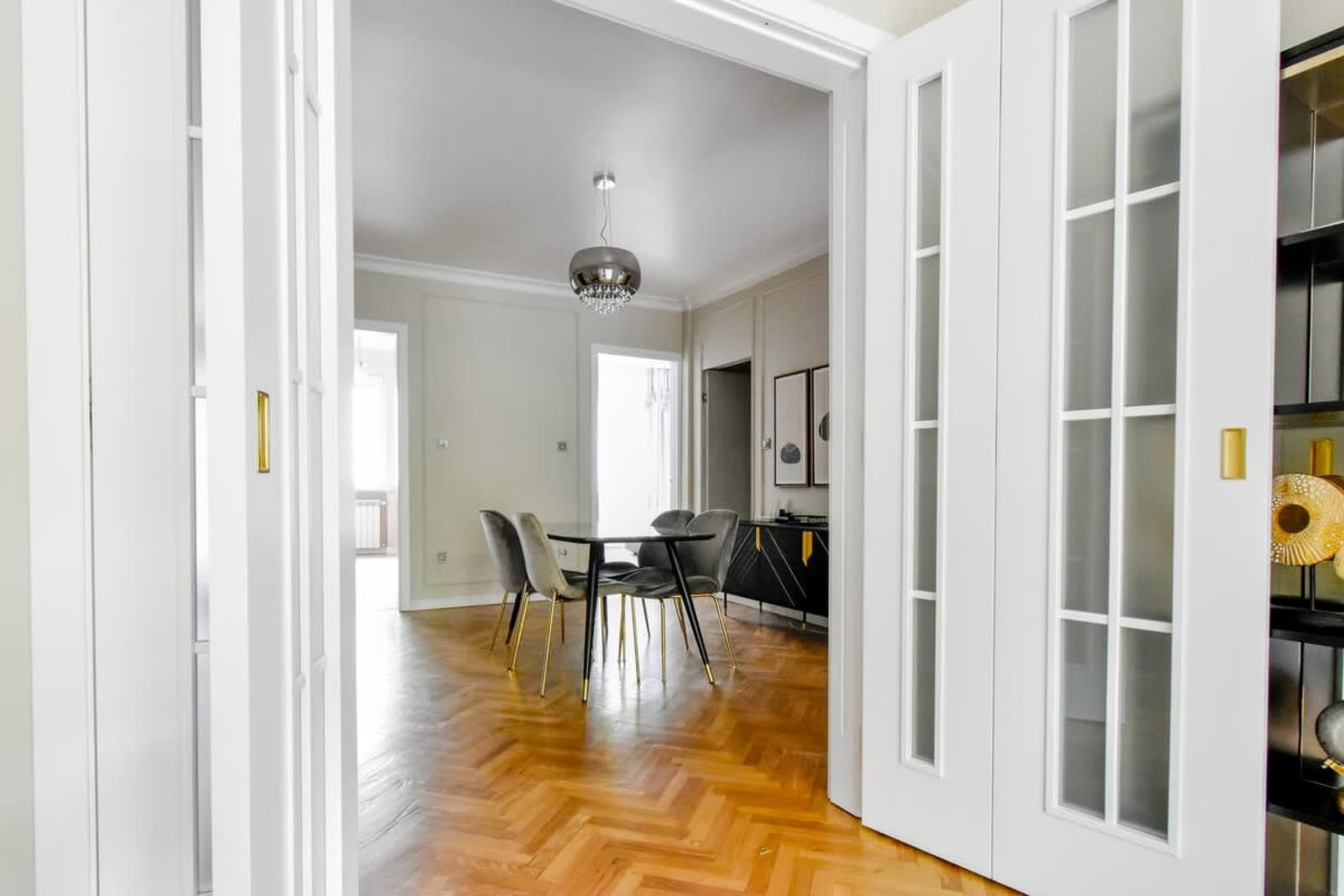 Designer 2BD Apt Near Alexander Nevski Cathedral - Photo 10