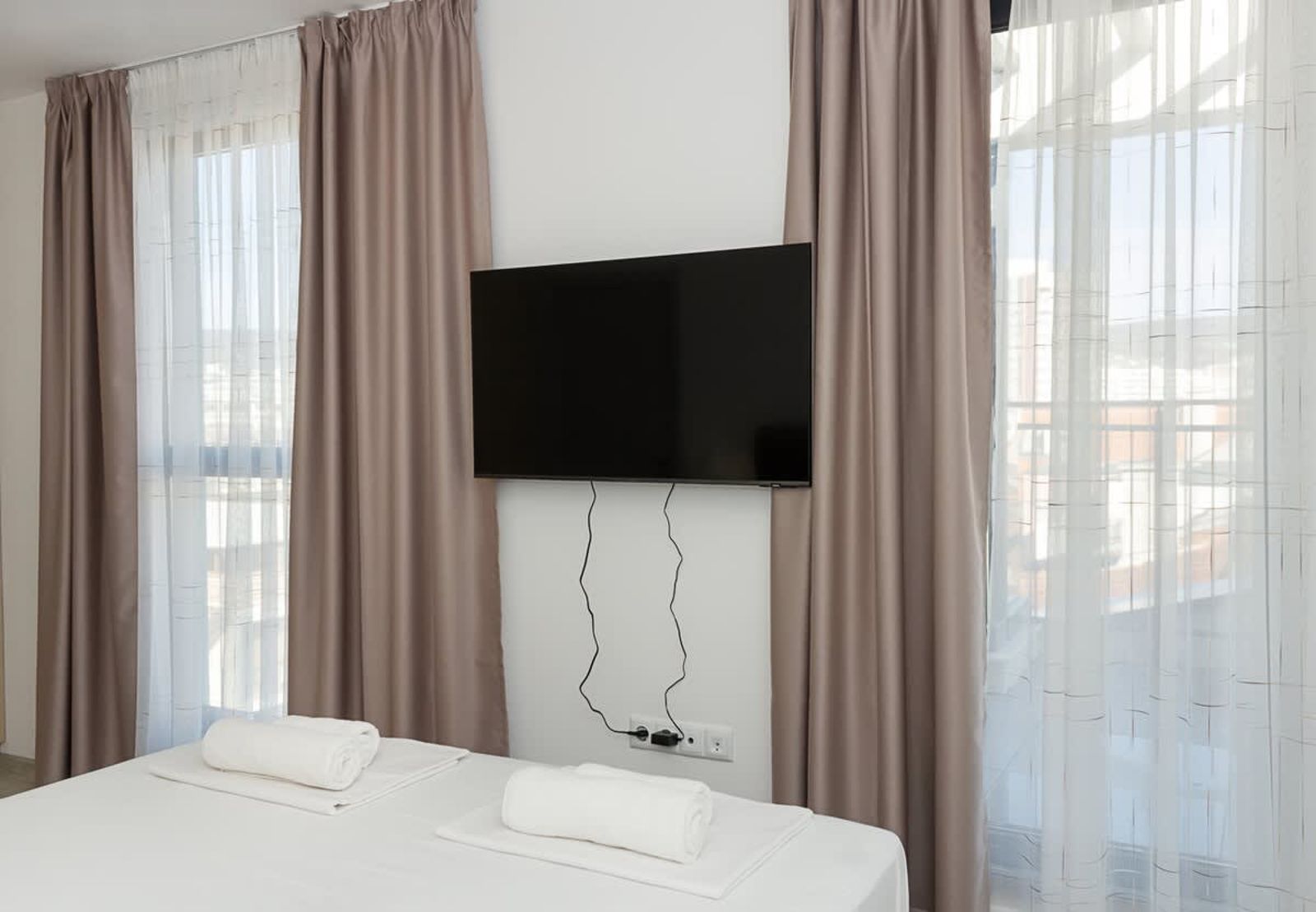 Modern Haven in Varna : Retreat with Chic Ambiance - Photo 5