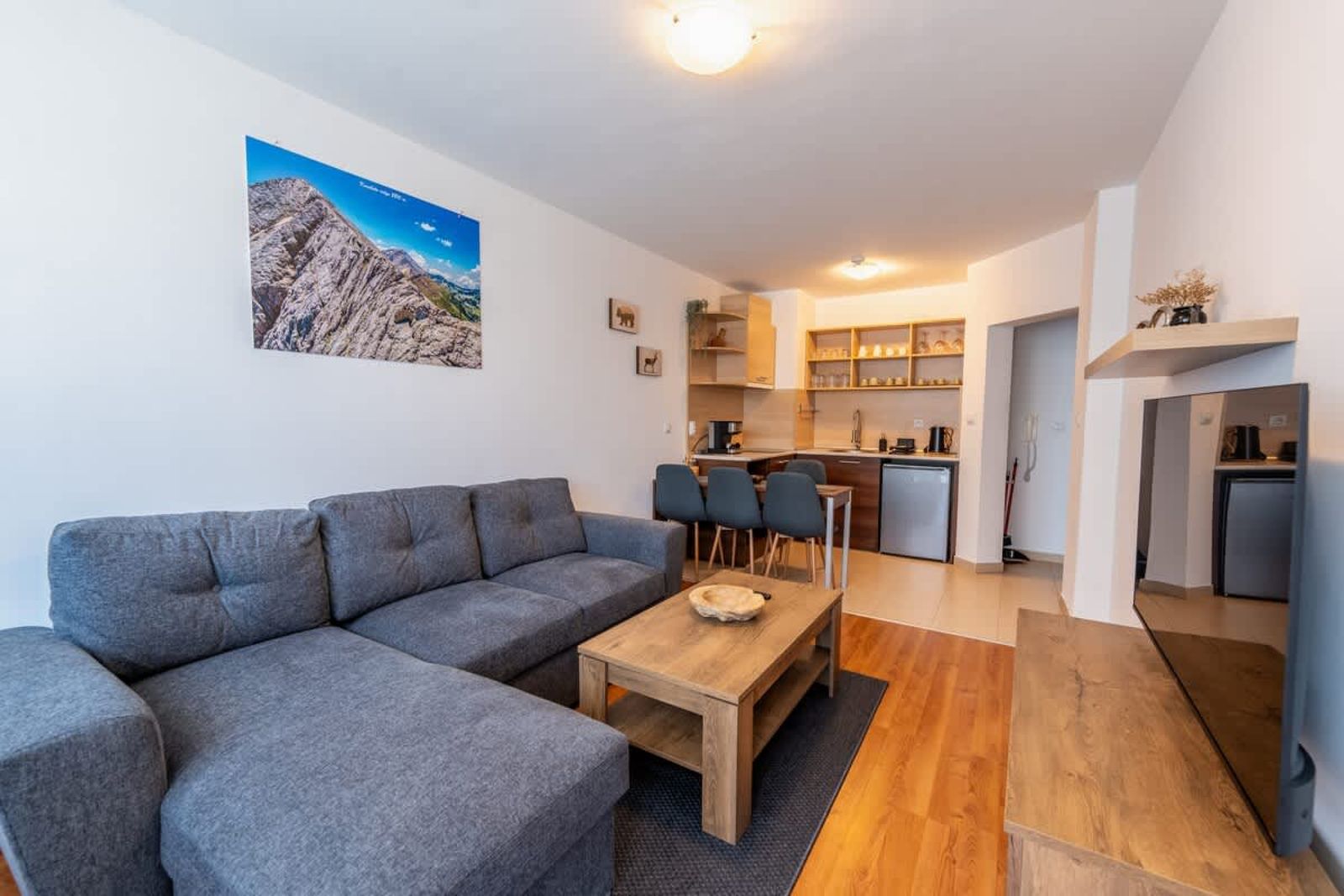 Cozy 1BR in Belvedere-Ski in Winter/Swim in Summer - Photo 8