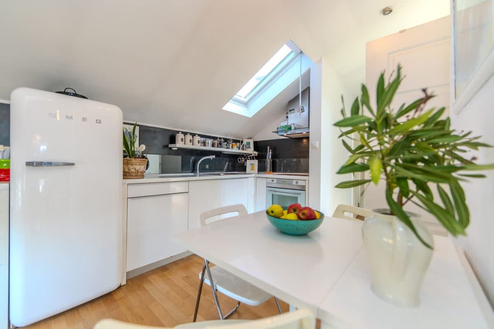 Cozy Flat - Perfect Location - Photo 3