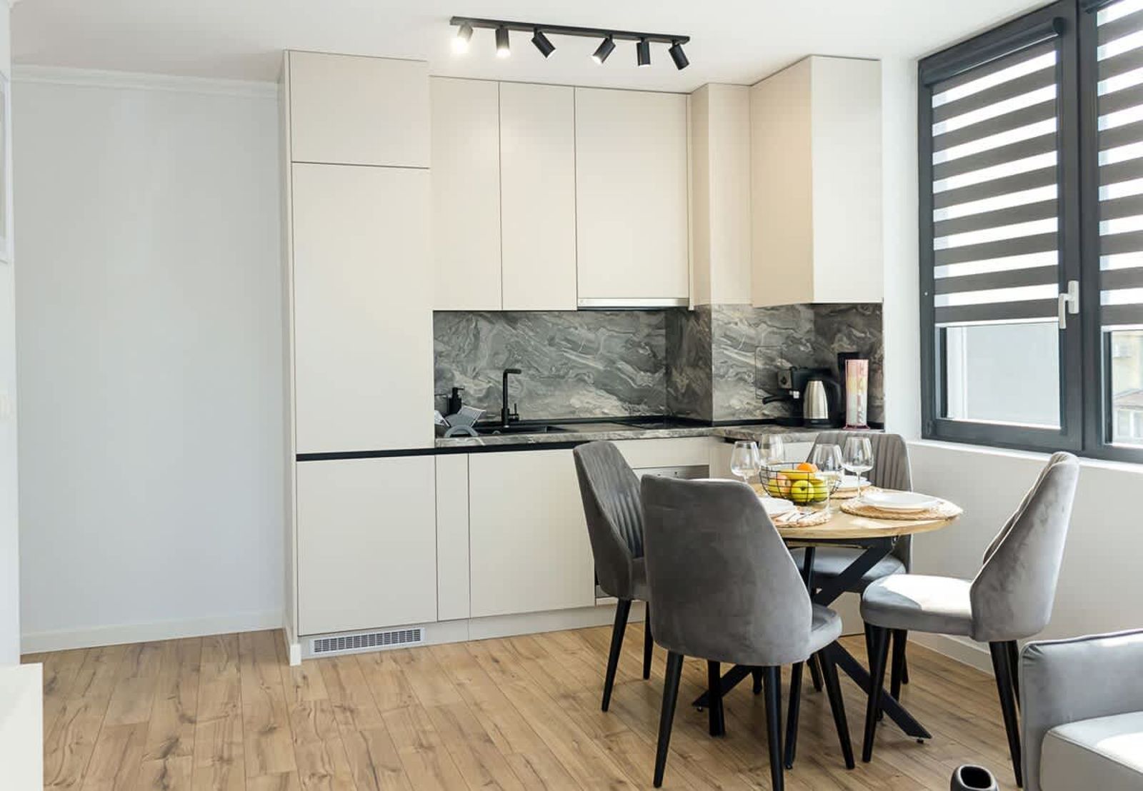 Chic Retreat in Varna's Fifth Element - Photo 8