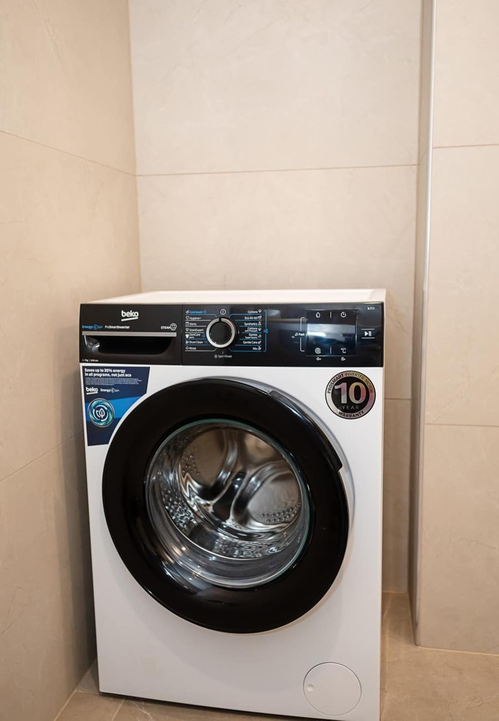 Skyline Varna – Stylish 1BD City Apartment - Photo 16