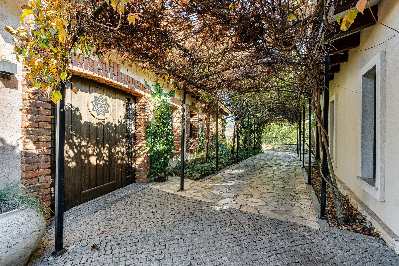 Zornitza Family Estate - Restaurant - Photo 3