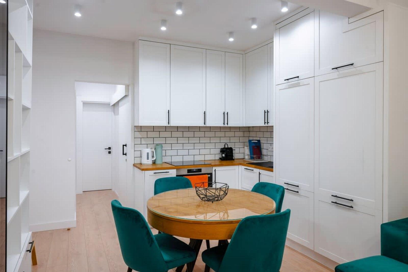 Sunny Stylish Apartment in Sofia - Photo 14