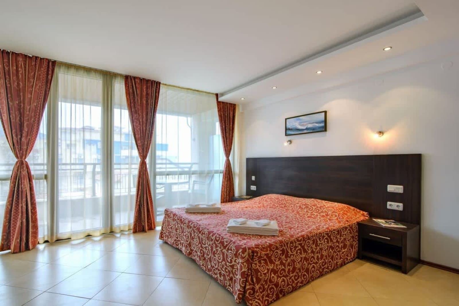 Marina City  Studio with Balkony &amp; Desk - Photo 7