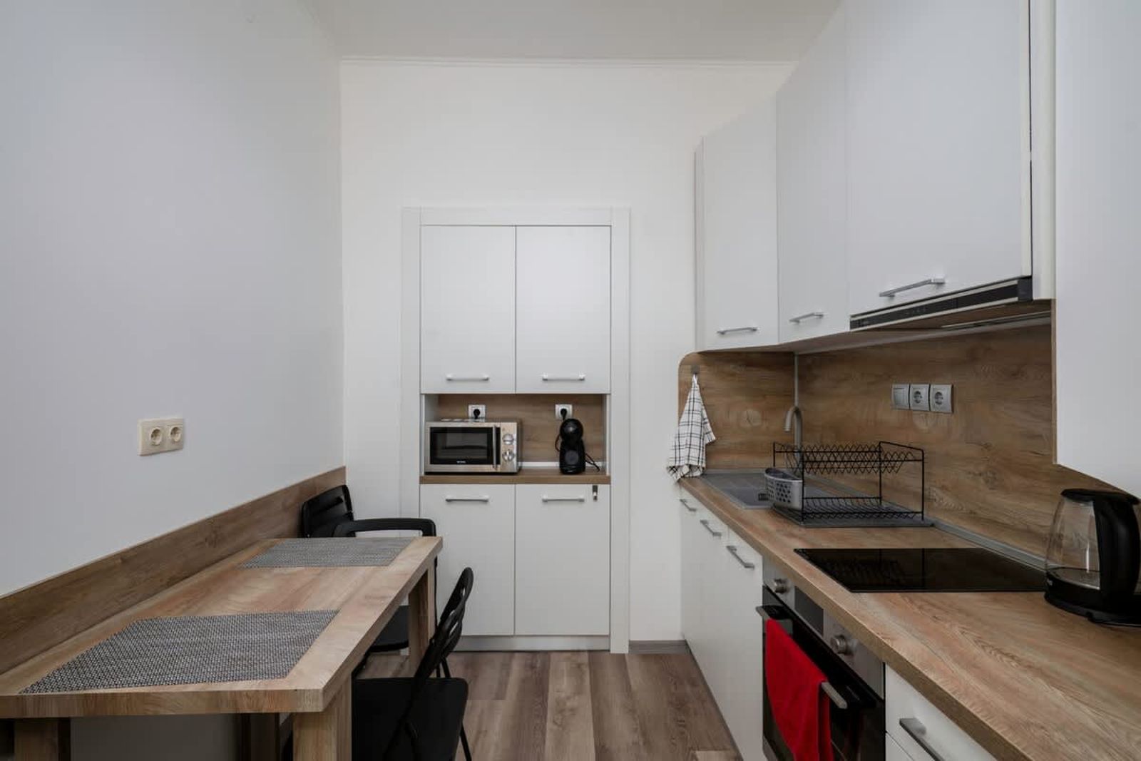 Central 1BD Next to Womens Market and Sofia's Gems - Photo 4