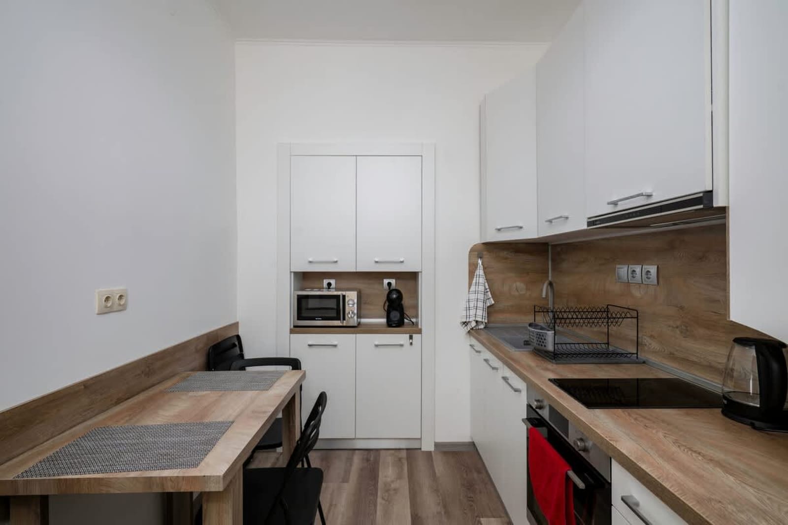 Central 1BD Next to Womens Market and Sofia's Gems - Photo 4