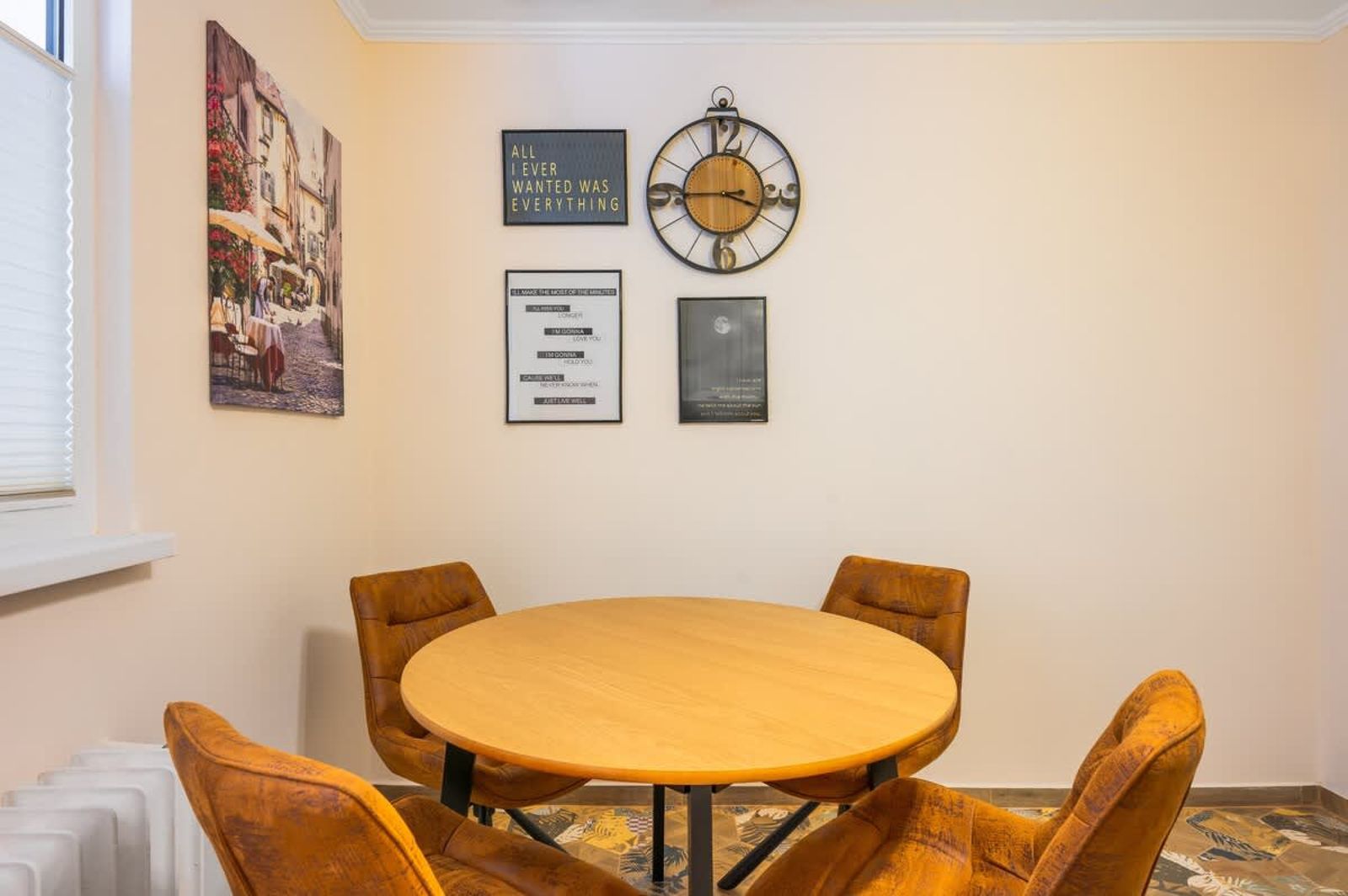 Charming Urban Retreat: Stylish 1BD Flat near NDK - Photo 11