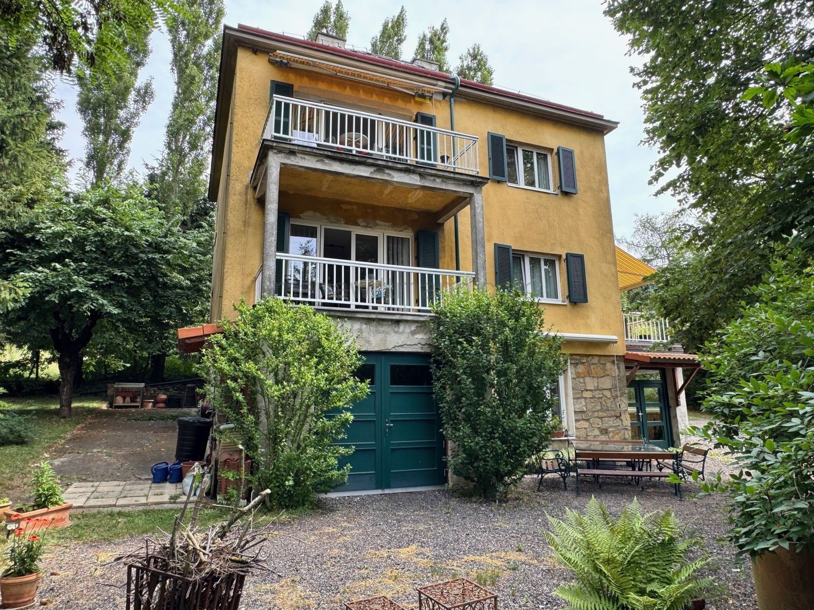 Location 493 - Cover Photo