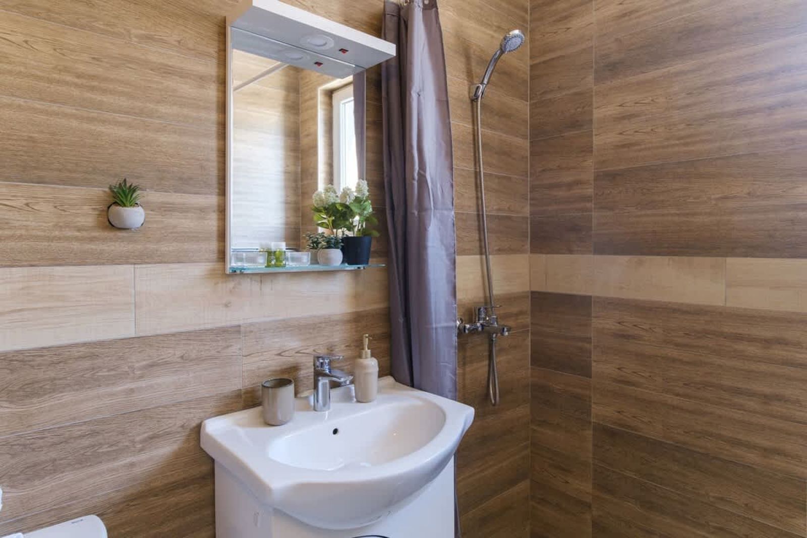 Serene Luxe Oasis Retreat on the Outskirts - Photo 21