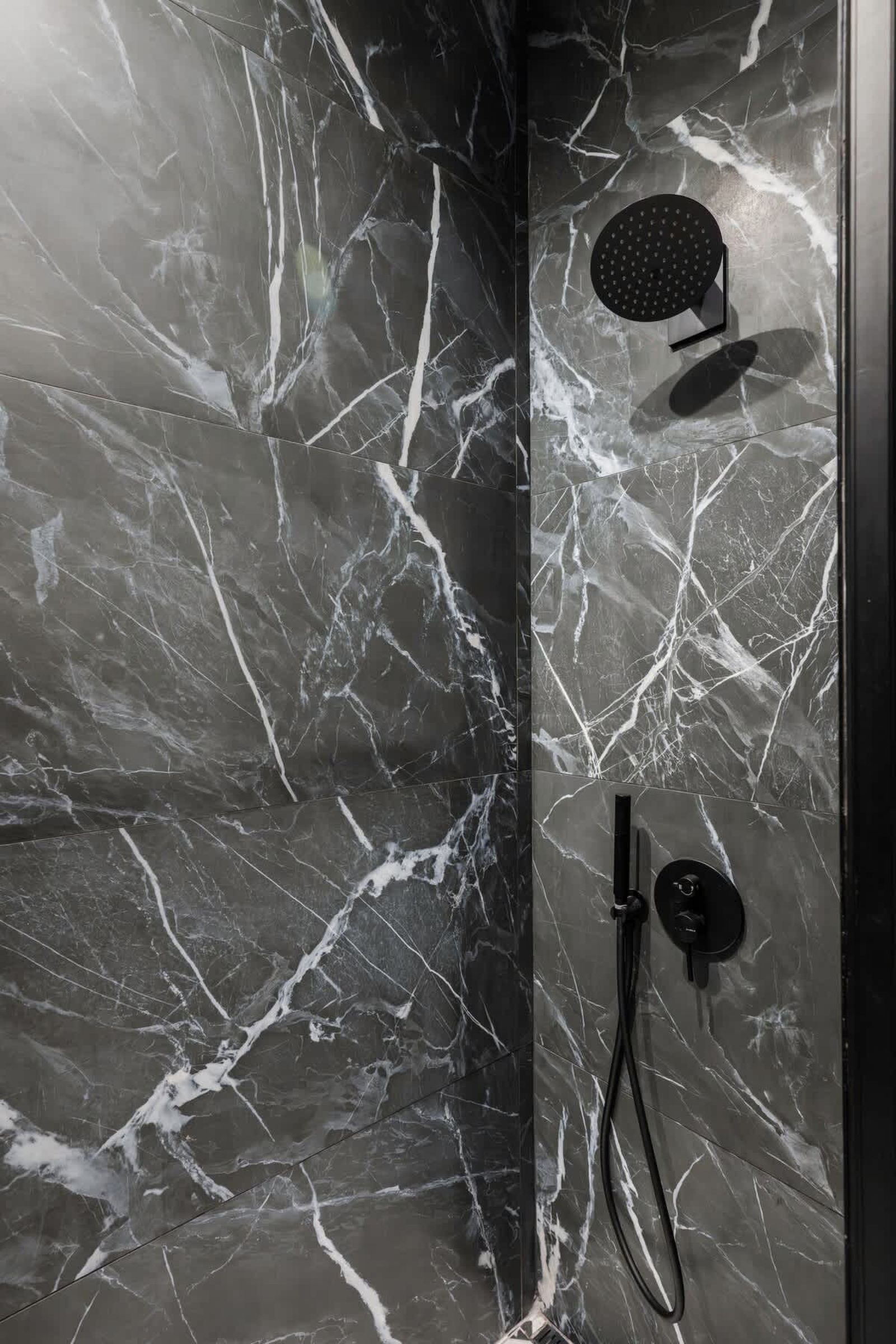 Royal Retreat - Your central designer spot - Photo 20