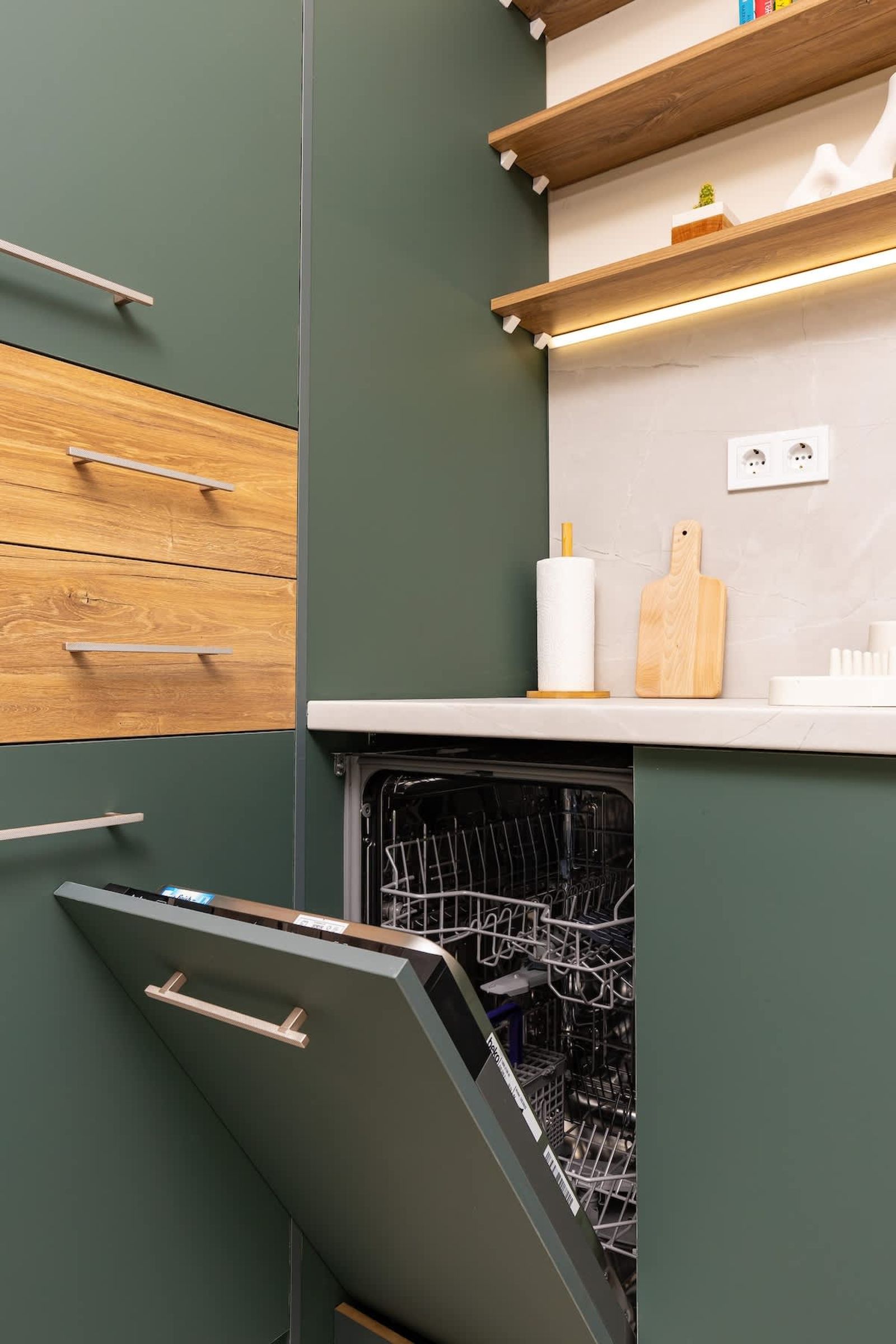 Serene Living in the Heart of Plovdiv - Photo 8