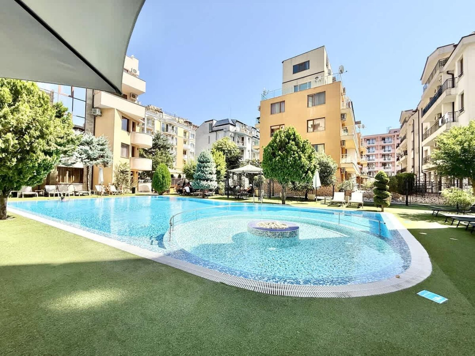 Cozy apartment in Emerald Paradise - Photo 35