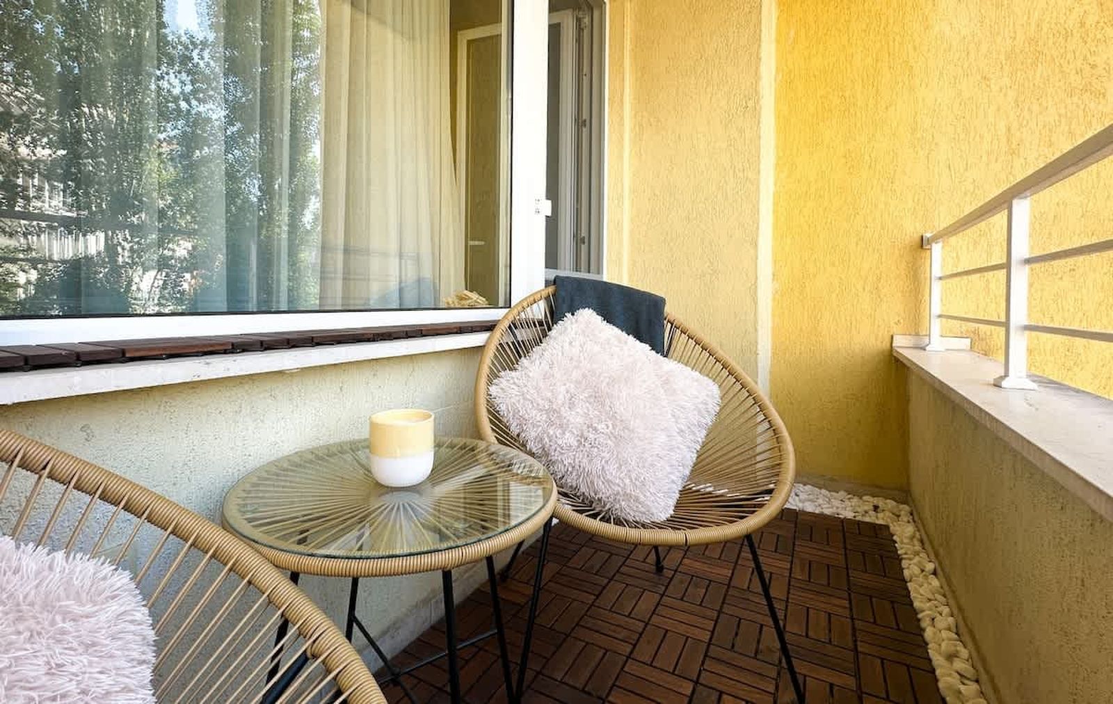 Sunny Sofia Studio with Balcony - Photo 8