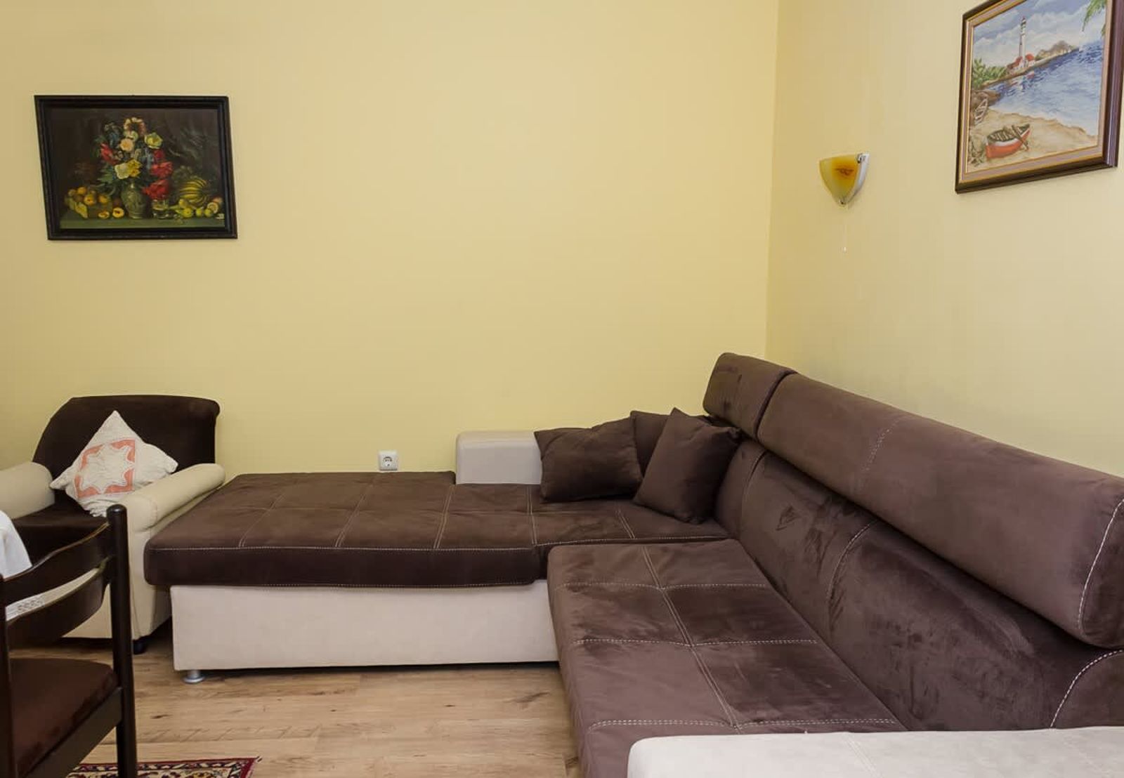 Golden Sands Best Location 1BD Flat - Photo 2