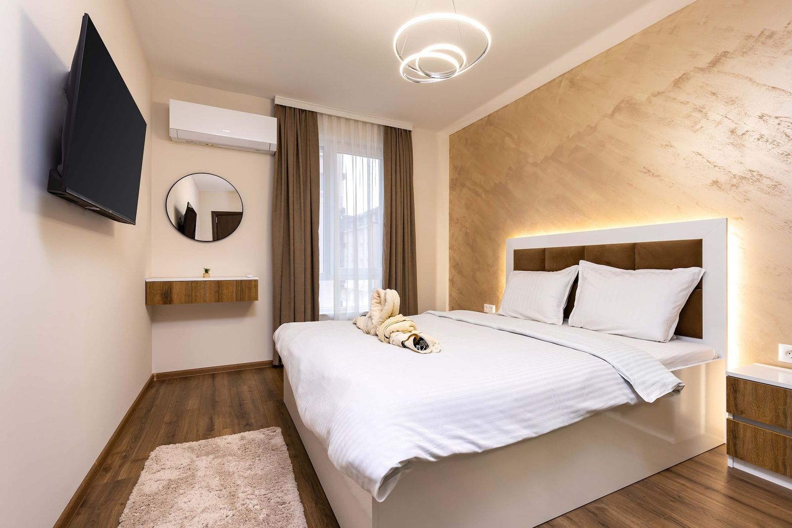 The Cozy Nest - Modern 1BR with Balcony - Photo 2