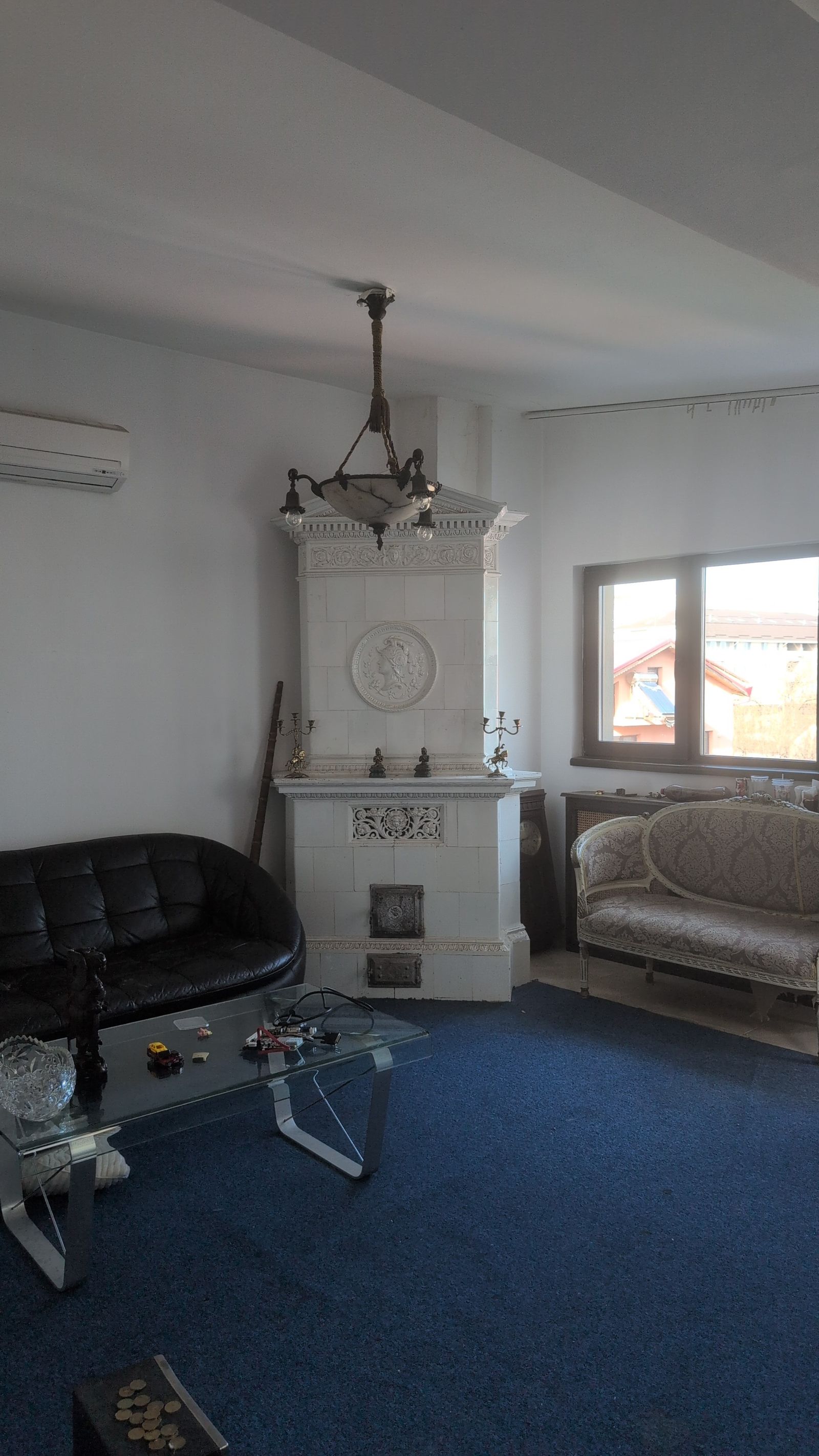 “Unique Vintage Library Studio for Filming, Interviews &amp; Photo Shoots” - Photo 6